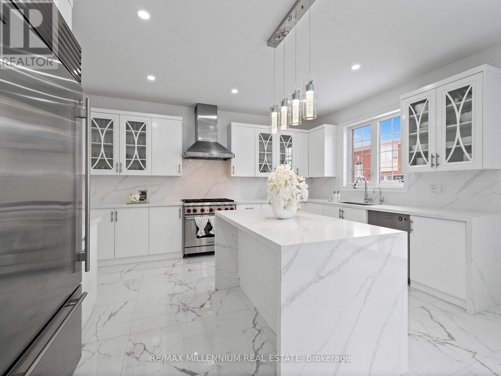 24 Black Duck Trail, King, Ontario  L7B 0A4 - Photo 10 - N12581334