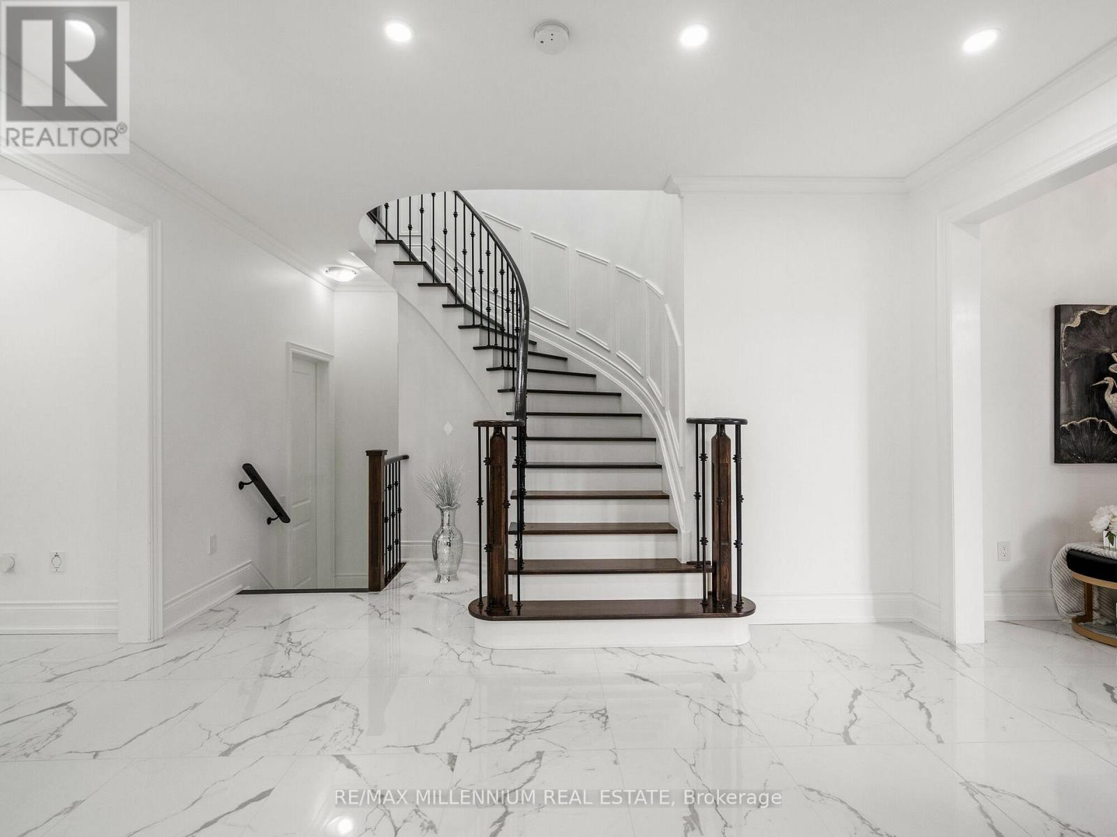 24 Black Duck Trail, King, Ontario  L7B 0A4 - Photo 14 - N12581334