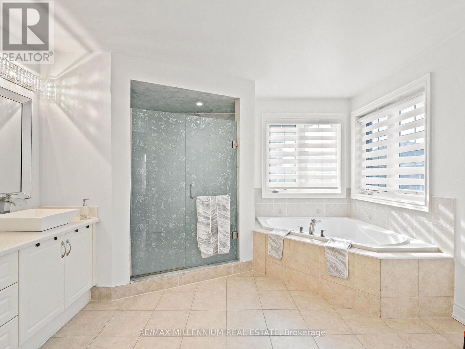 24 Black Duck Trail, King, Ontario  L7B 0A4 - Photo 20 - N12581334