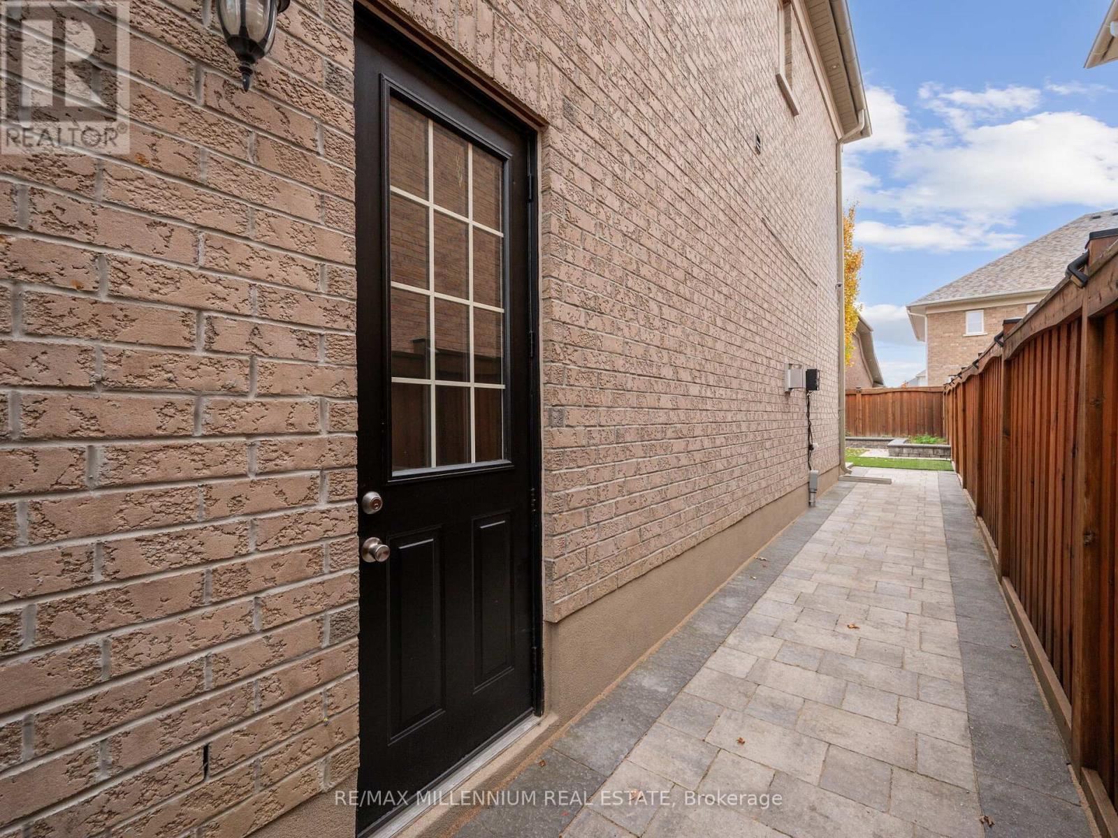 24 Black Duck Trail, King, Ontario  L7B 0A4 - Photo 40 - N12581334