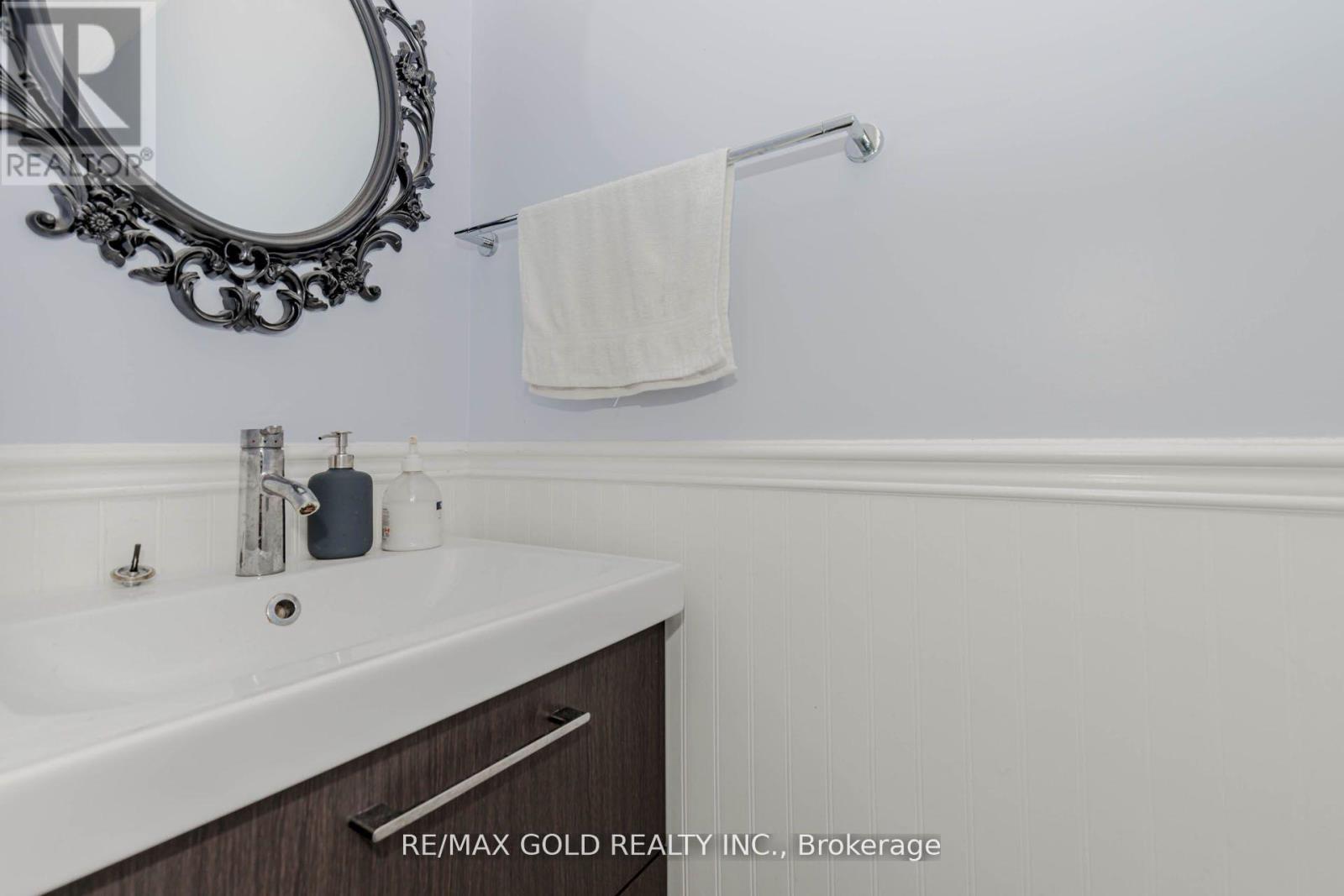 24 Wallace Street, Vaughan, Ontario  L4L 2P3 - Photo 18 - N12581368