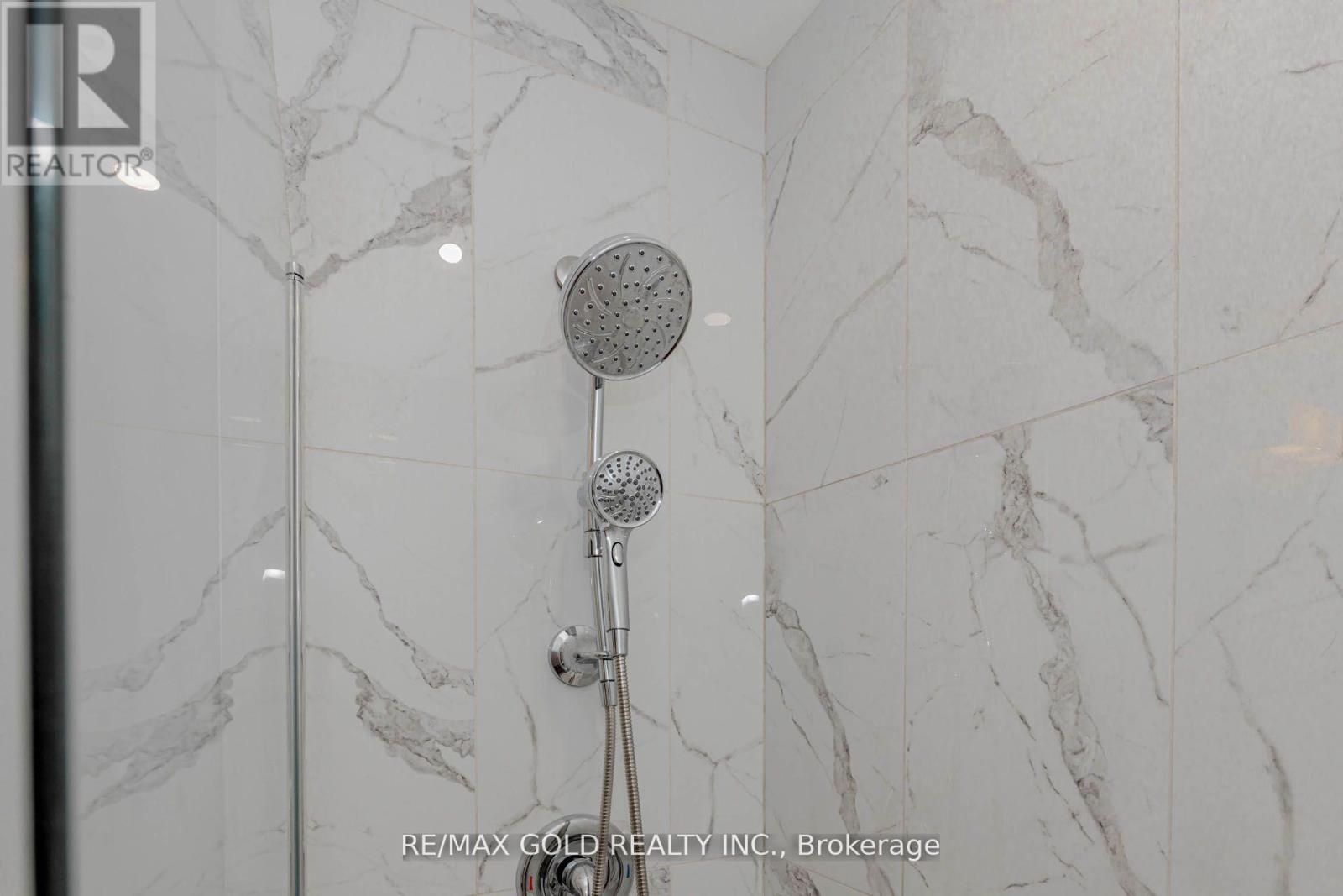 24 Wallace Street, Vaughan, Ontario  L4L 2P3 - Photo 35 - N12581368