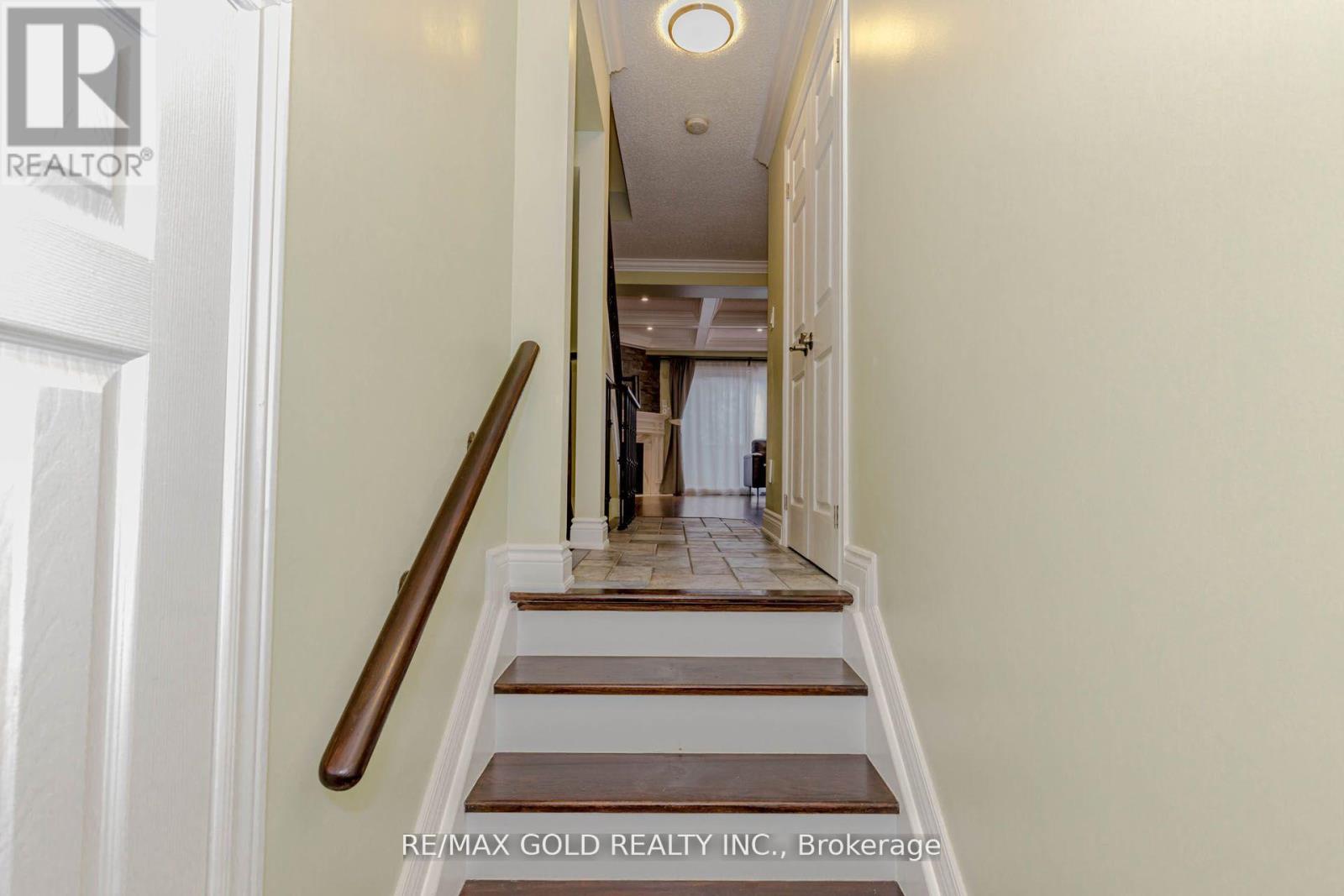 24 Wallace Street, Vaughan, Ontario  L4L 2P3 - Photo 4 - N12581368