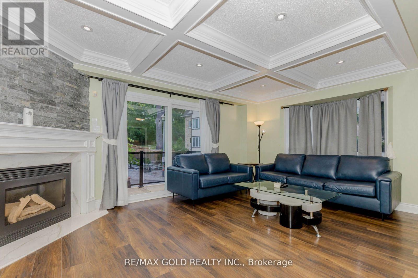 24 Wallace Street, Vaughan, Ontario  L4L 2P3 - Photo 8 - N12581368