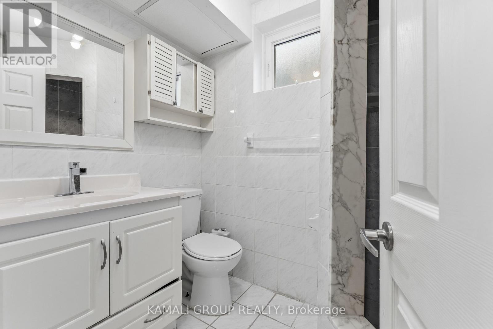 156 Trayborn Drive, Richmond Hill, Ontario  L4C 4L1 - Photo 40 - N12581370