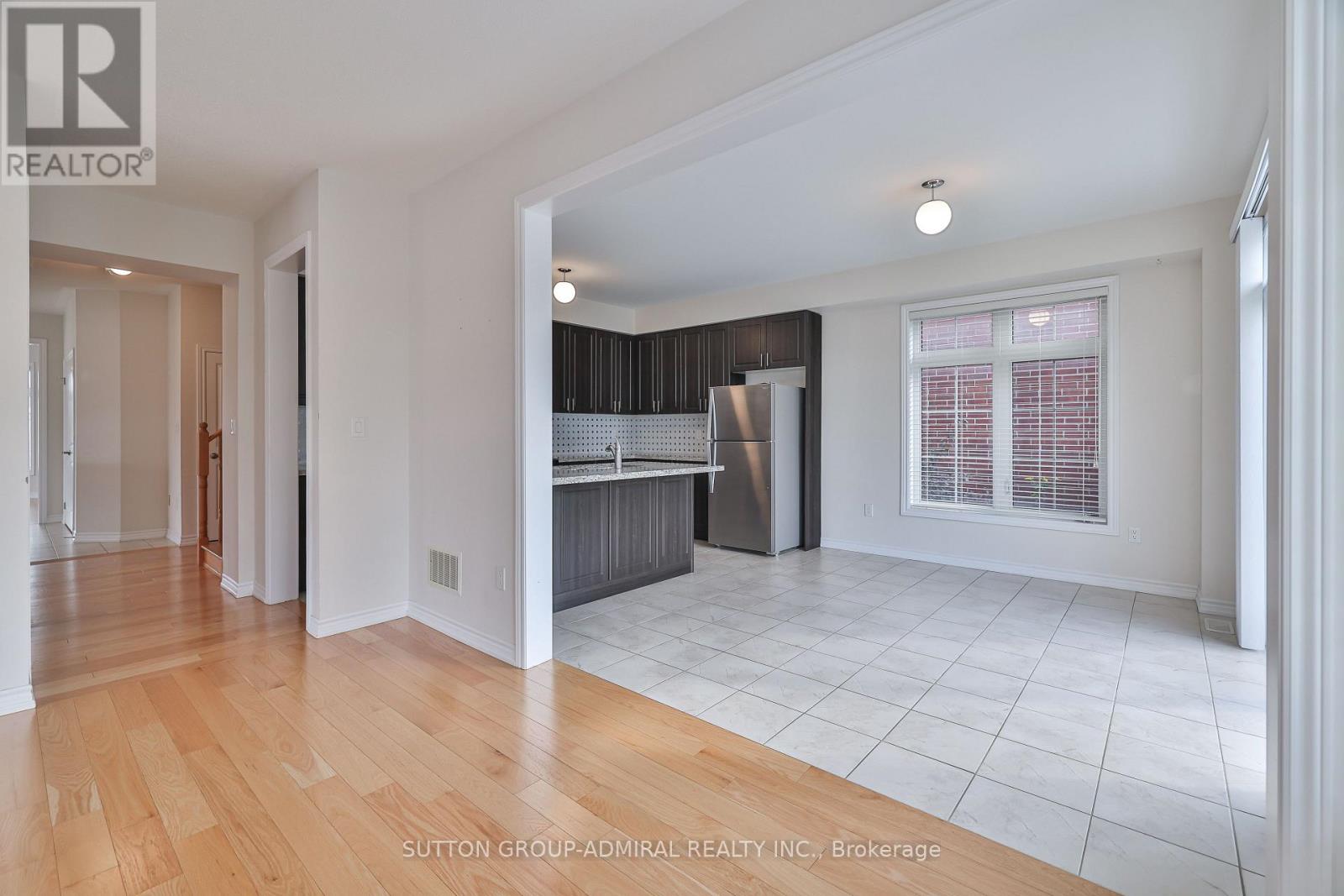 1417 Farrow Crescent, Innisfil, Ontario  L9S 0L6 - Photo 9 - N12581412