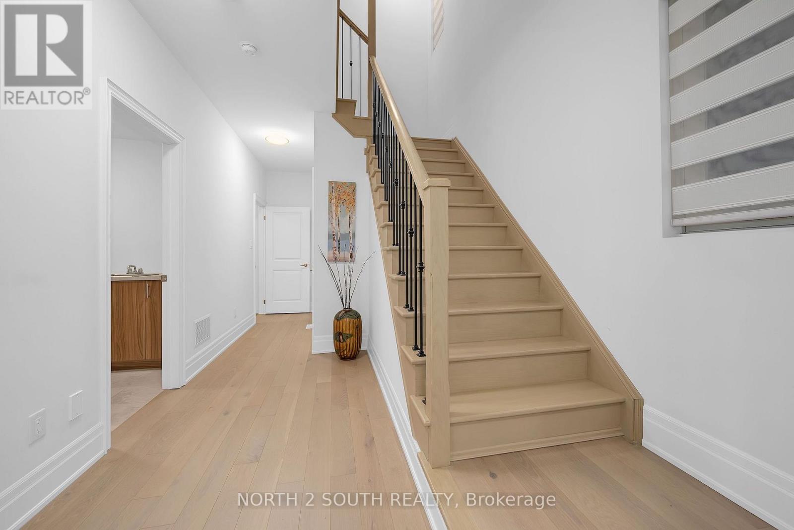 25 Aylin Crescent, Vaughan, Ontario  L6A 4Z8 - Photo 5 - N12581446