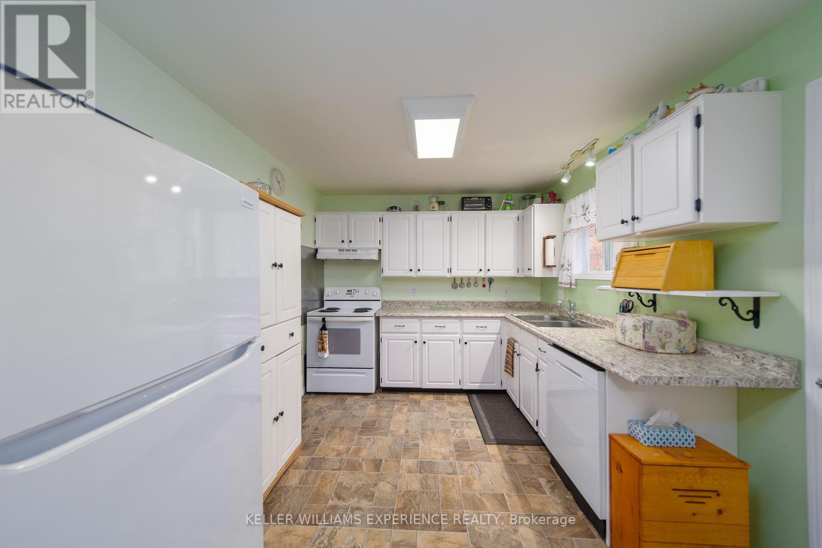 1 Bush Street, Severn (Coldwater), Ontario  L0K 1E0 - Photo 8 - S12581222