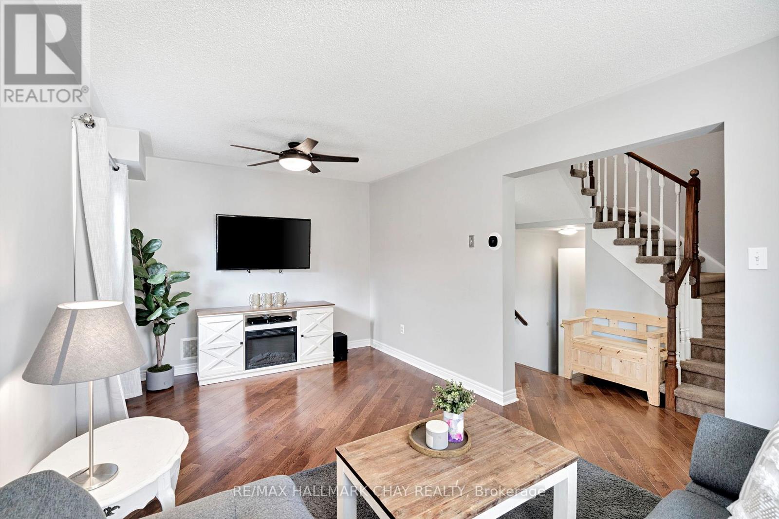 104 Pickett Crescent, Barrie (Painswick North), Ontario  L4N 8B9 - Photo 10 - S12581224