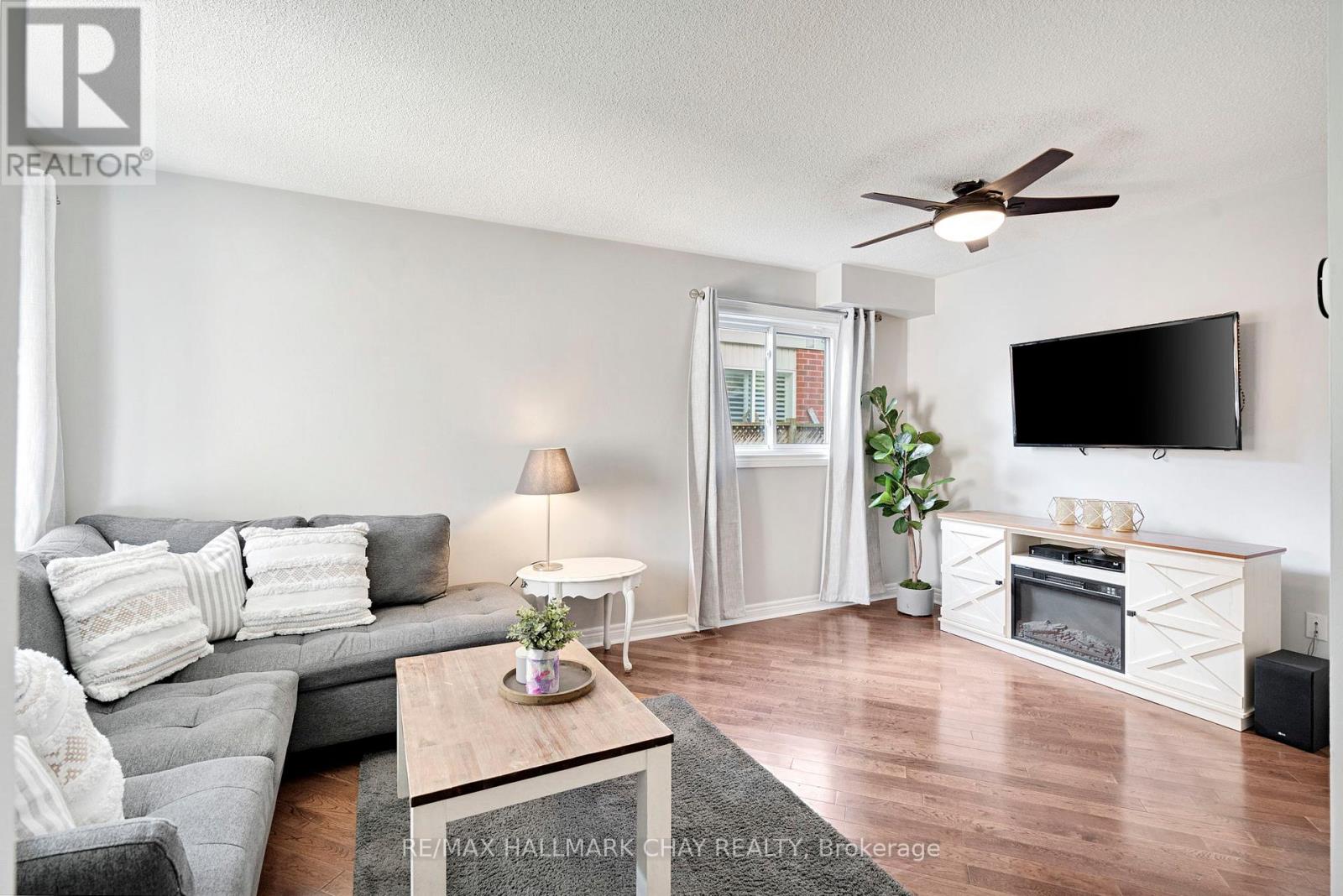 104 Pickett Crescent, Barrie (Painswick North), Ontario  L4N 8B9 - Photo 8 - S12581224