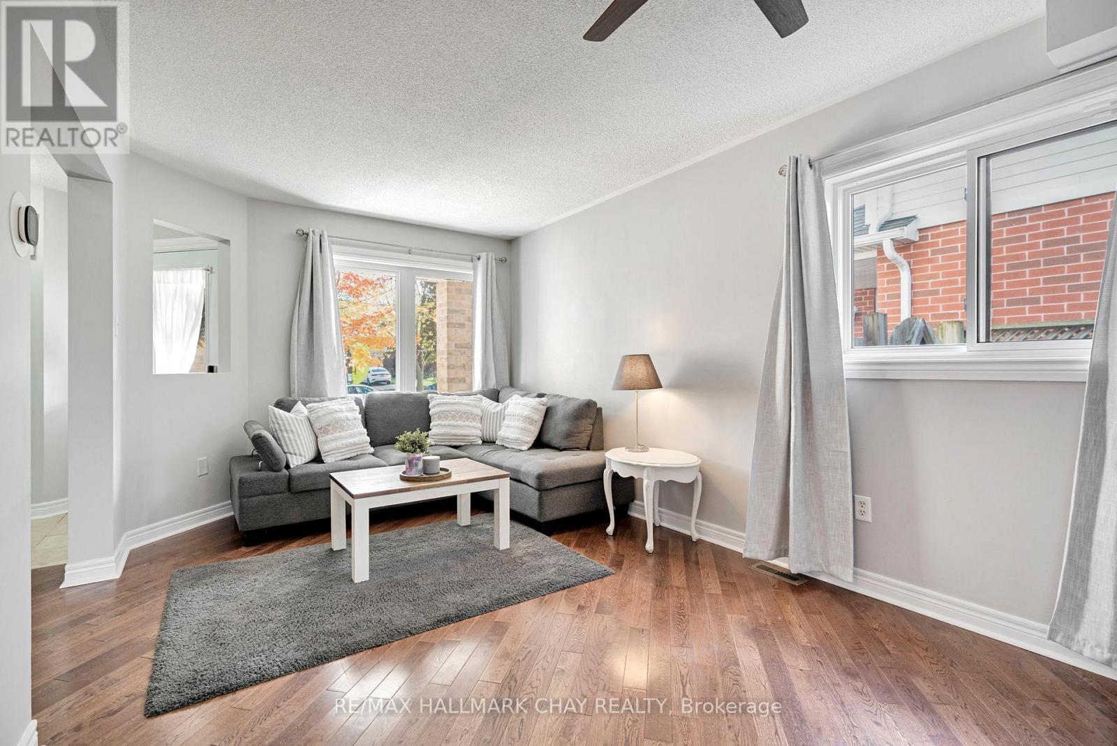 104 Pickett Crescent, Barrie (Painswick North), Ontario  L4N 8B9 - Photo 9 - S12581224