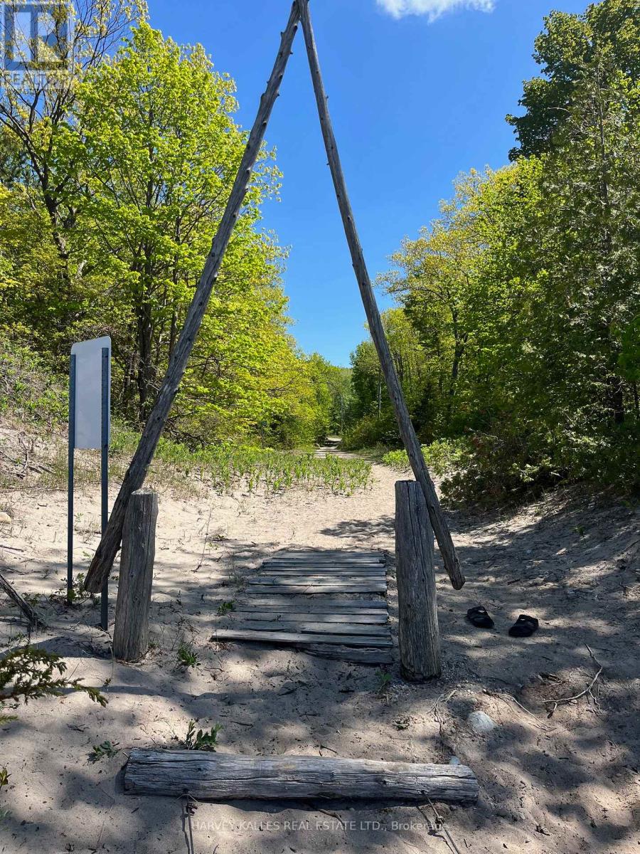 6 Mkwa Miikaans Lane, Christian Island 30, Ontario  L9M 0A9 - Photo 12 - S12581264