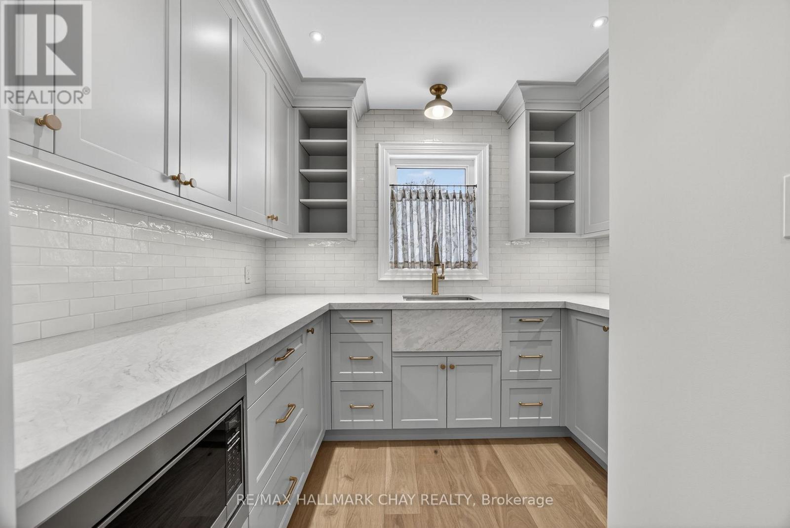 930 Marshall Road, Tiny, Ontario  L0K 2E1 - Photo 12 - S12581404