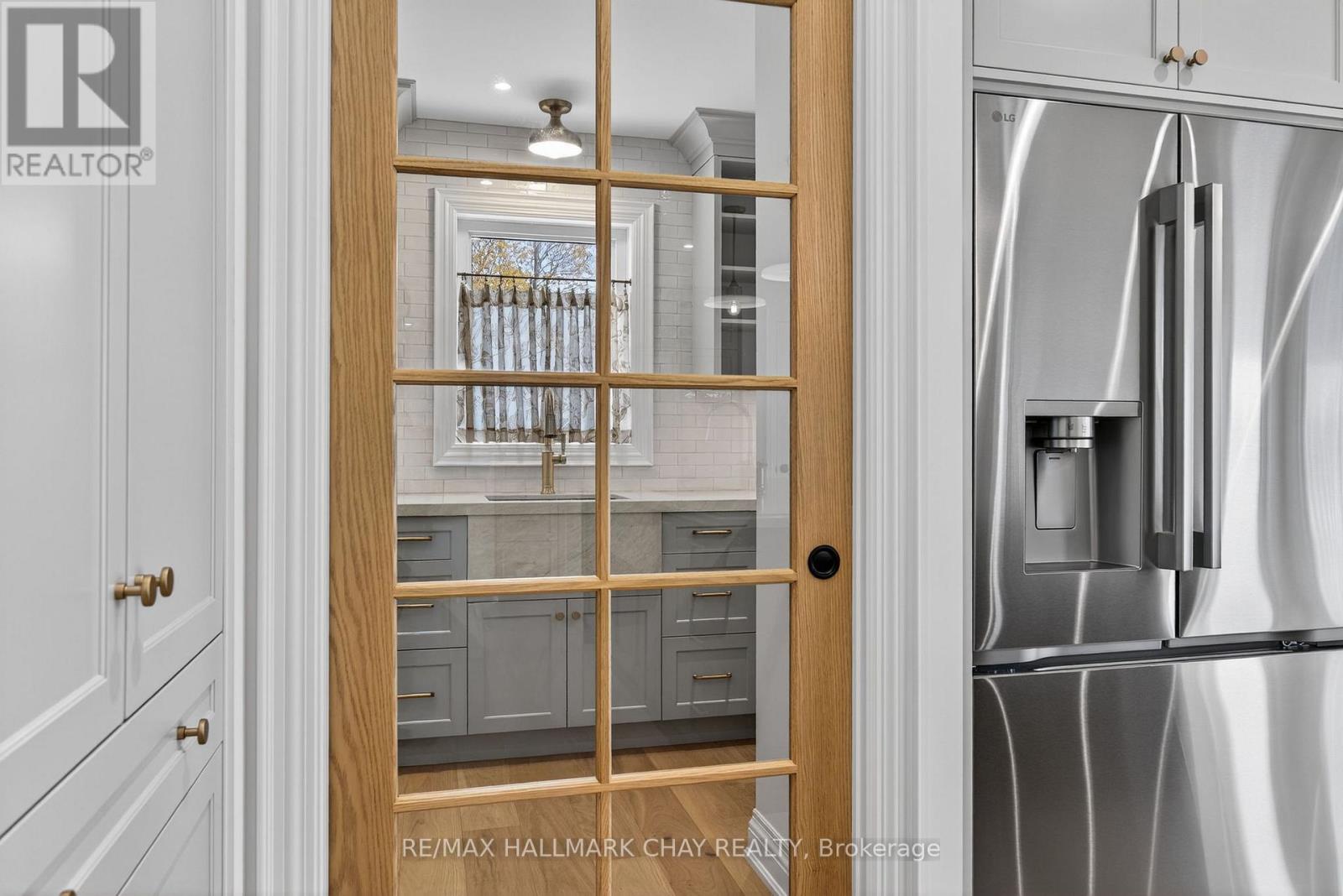 930 Marshall Road, Tiny, Ontario  L0K 2E1 - Photo 13 - S12581404