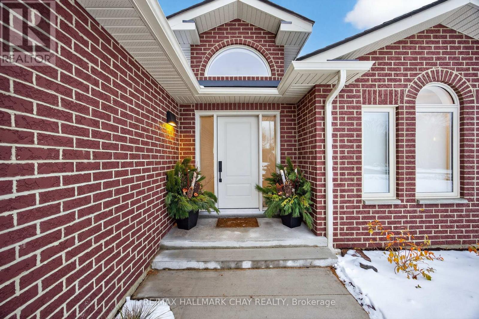 930 Marshall Road, Tiny, Ontario  L0K 2E1 - Photo 3 - S12581404