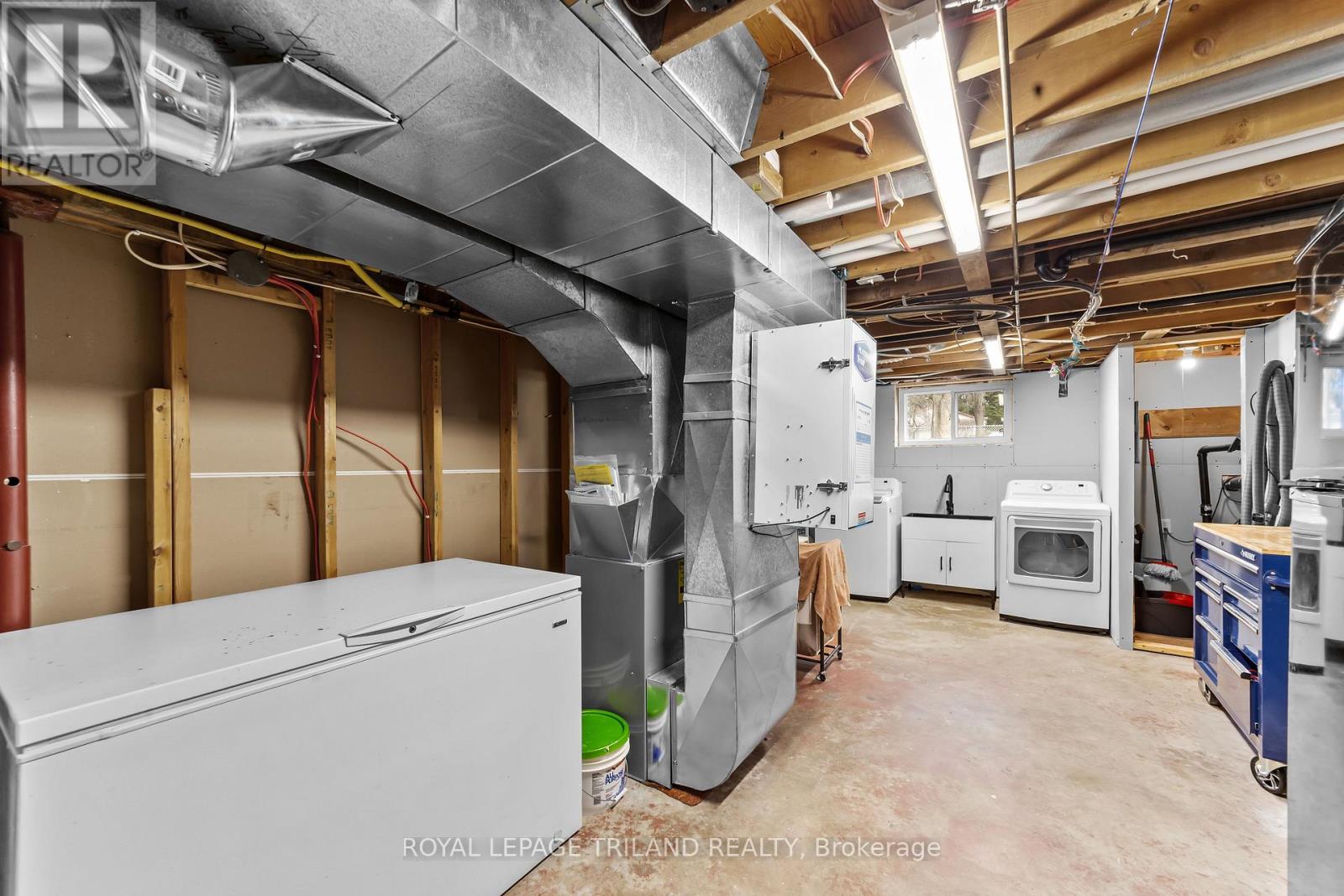 249 Coad Street, Southwest Middlesex, Ontario  N0L 1M0 - Photo 25 - X12581512