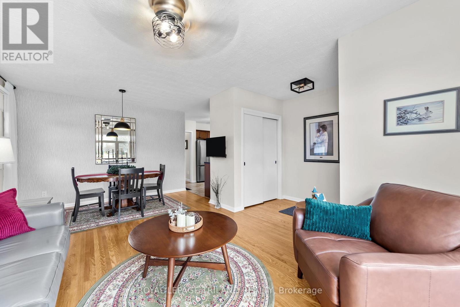 249 Coad Street, Southwest Middlesex, Ontario  N0L 1M0 - Photo 9 - X12581512