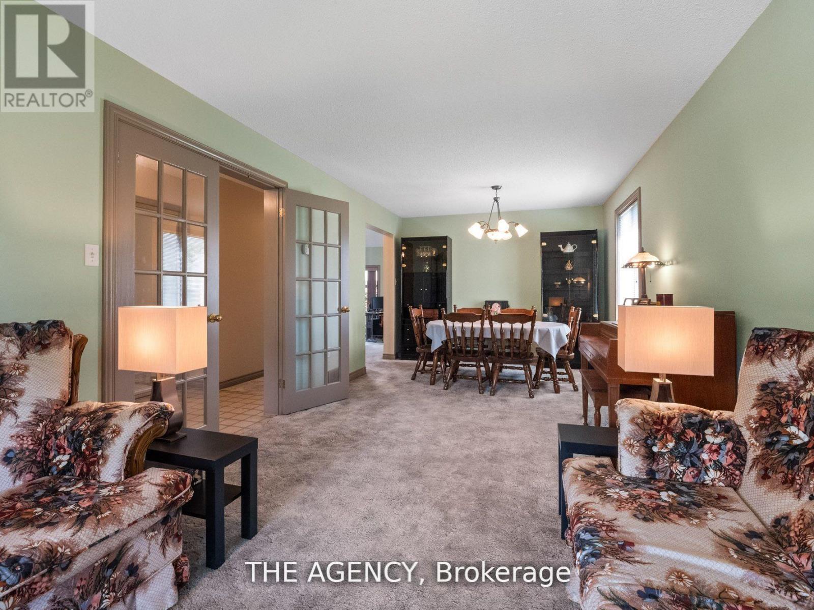 106 Spruceside Crescent, Pelham, Ontario  L0S 1E0 - Photo 17 - X12436238