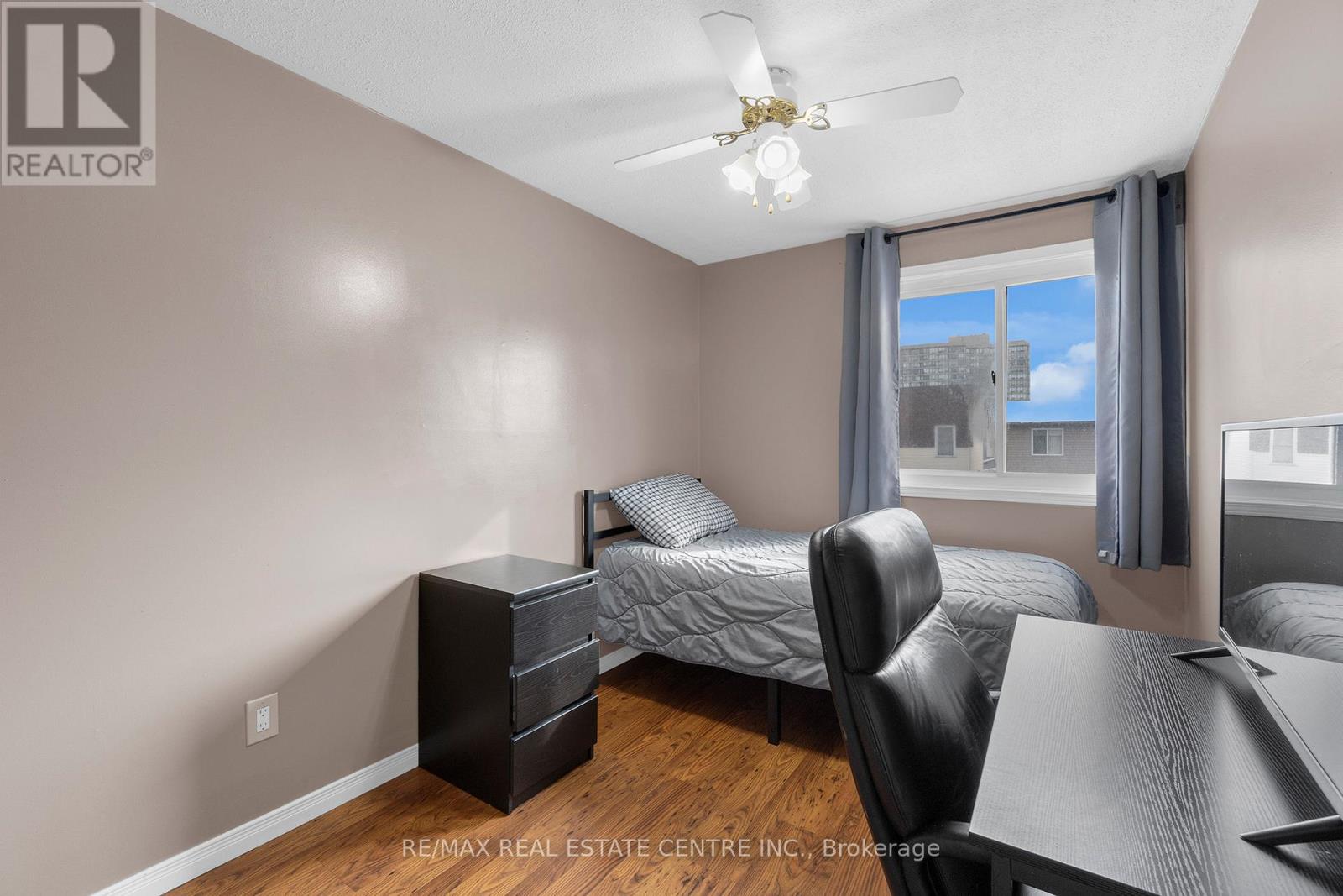 5 Hawkins Court, Brampton, Ontario  L6S 2N7 - Photo 17 - W12581172