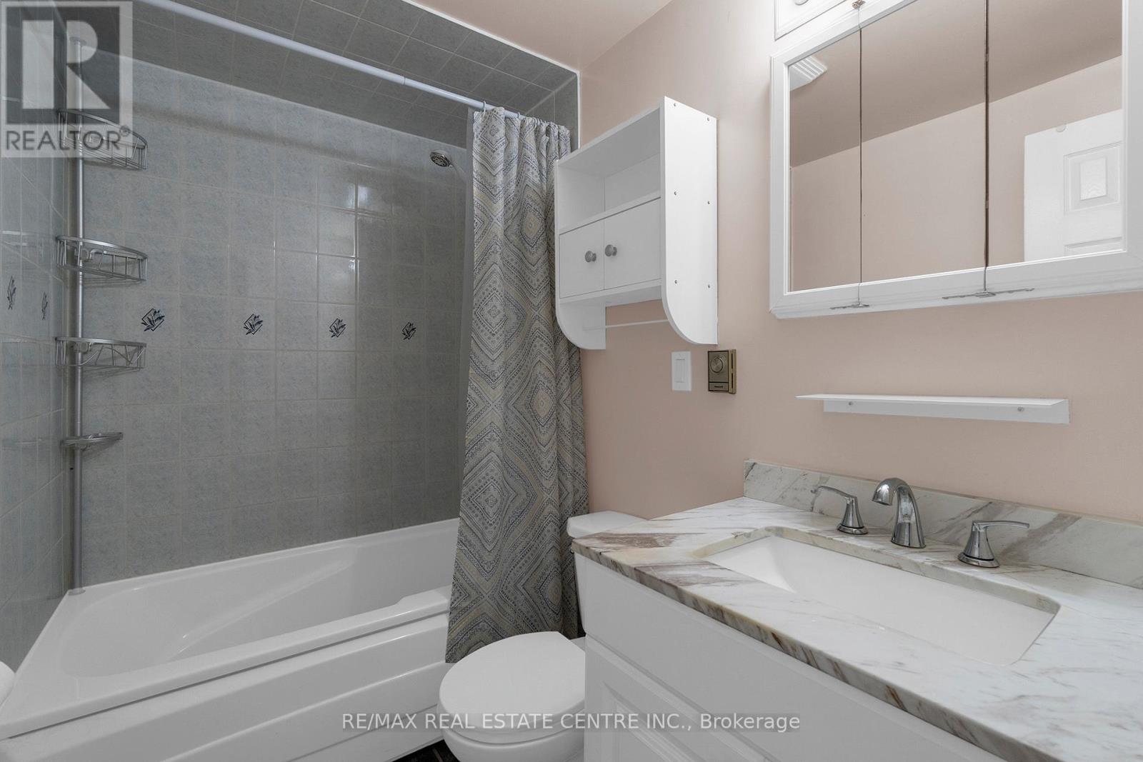 5 Hawkins Court, Brampton, Ontario  L6S 2N7 - Photo 22 - W12581172