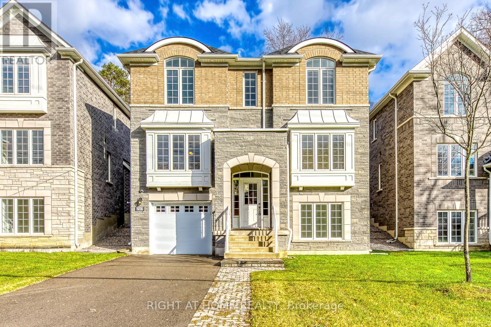 2577 ISLINGTON AVENUE, Toronto, Ontario