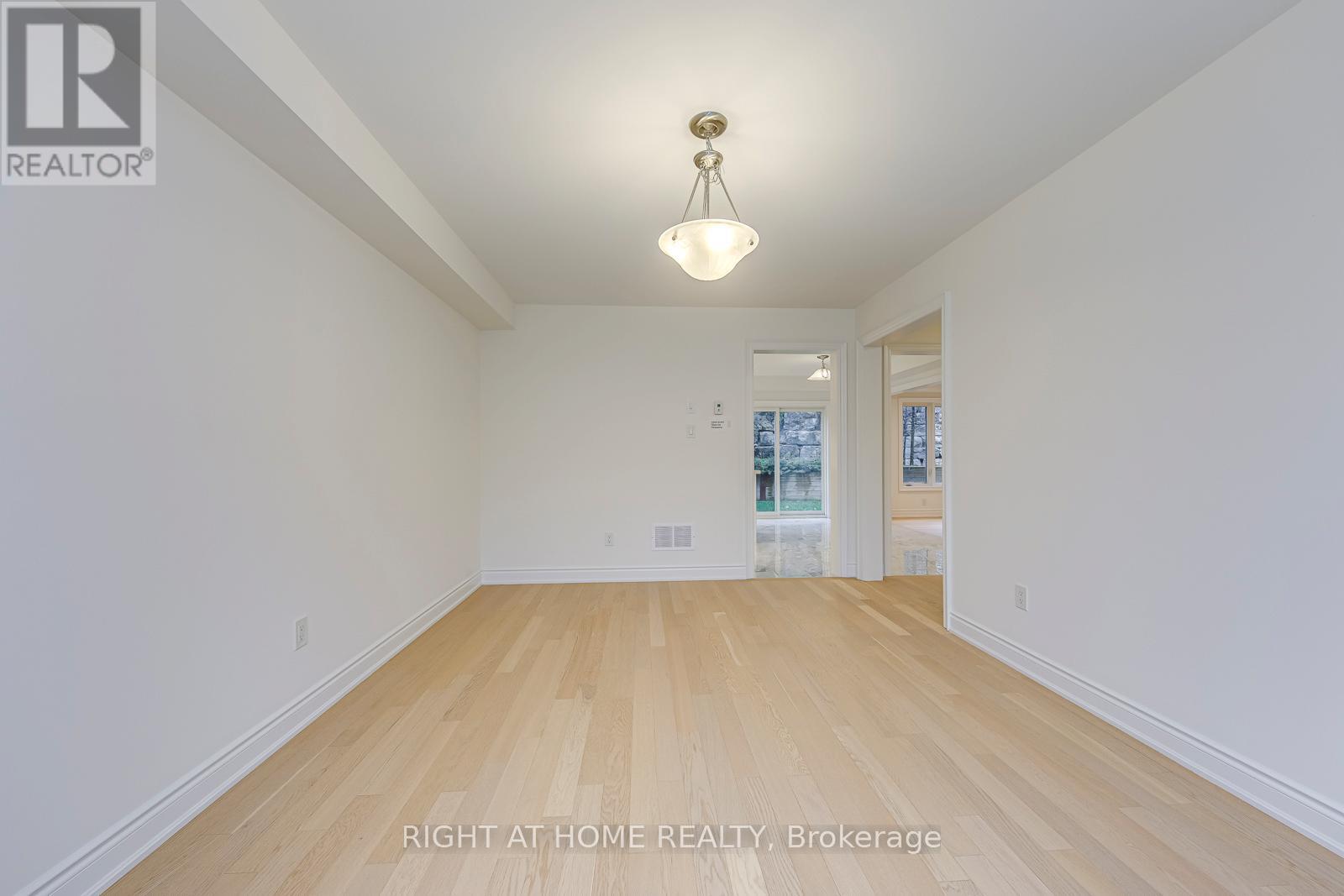 2577 Islington Avenue, Toronto, Ontario  M9V 4A2 - Photo 15 - W12581204