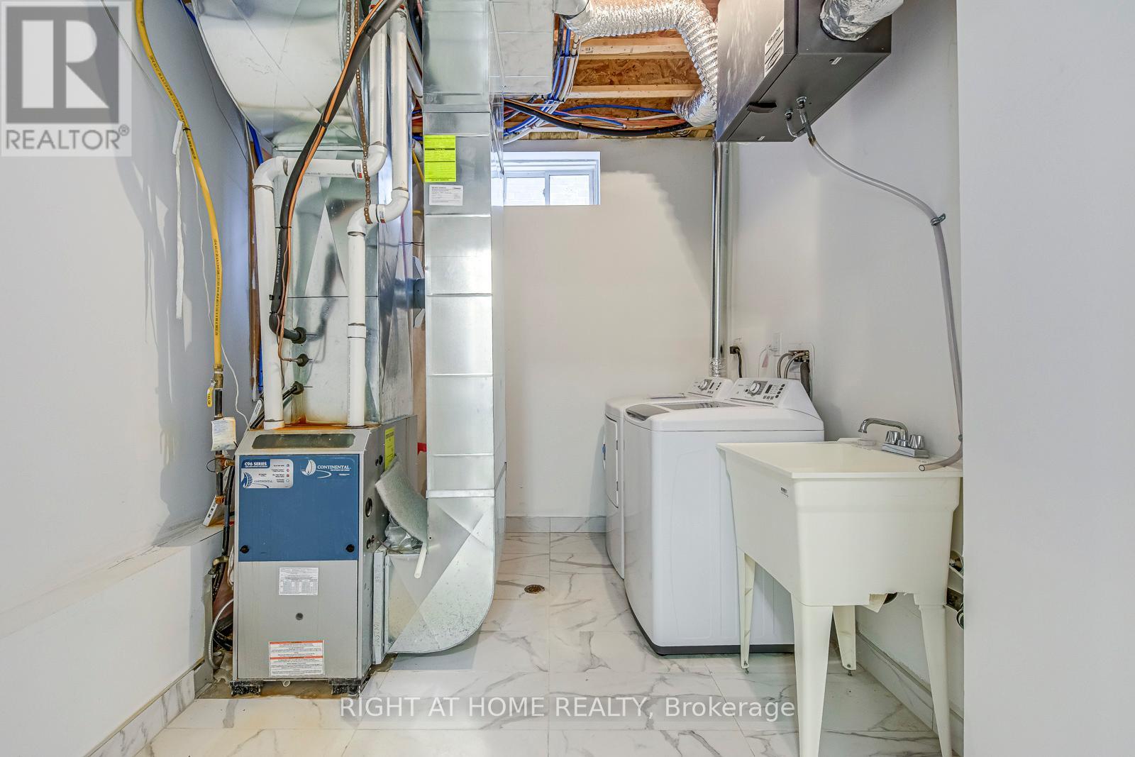 2577 Islington Avenue, Toronto, Ontario  M9V 4A2 - Photo 38 - W12581204