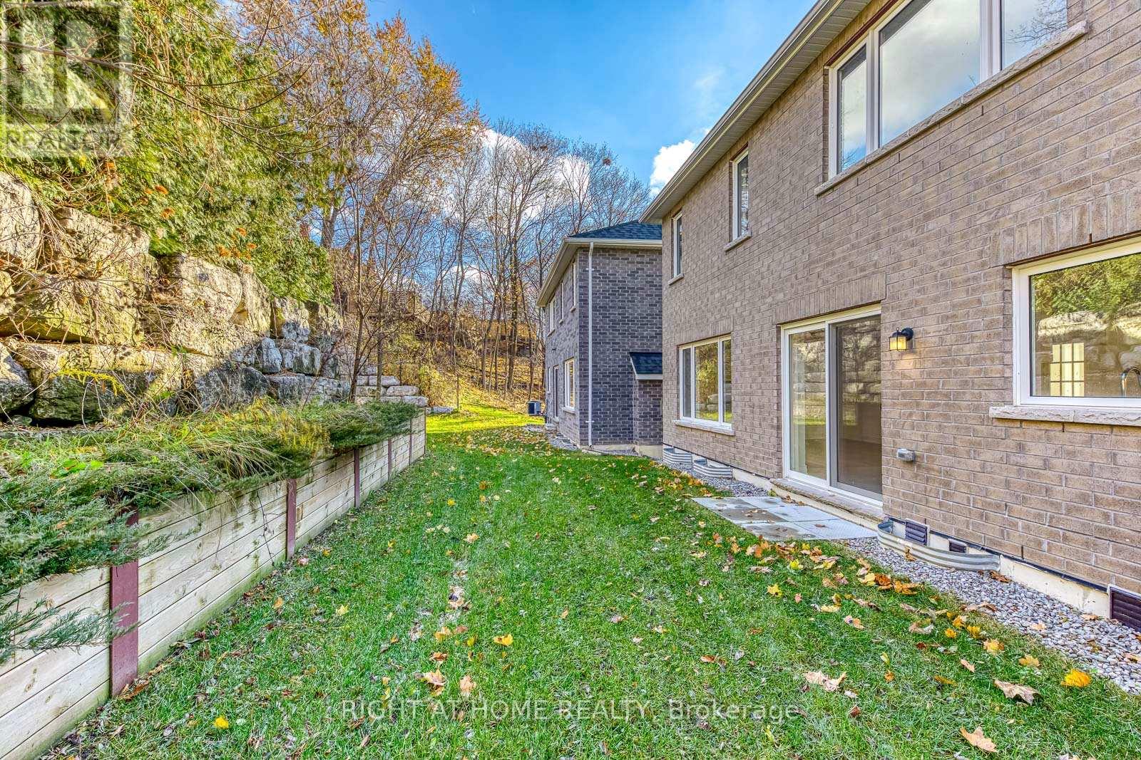 2577 Islington Avenue, Toronto, Ontario  M9V 4A2 - Photo 39 - W12581204