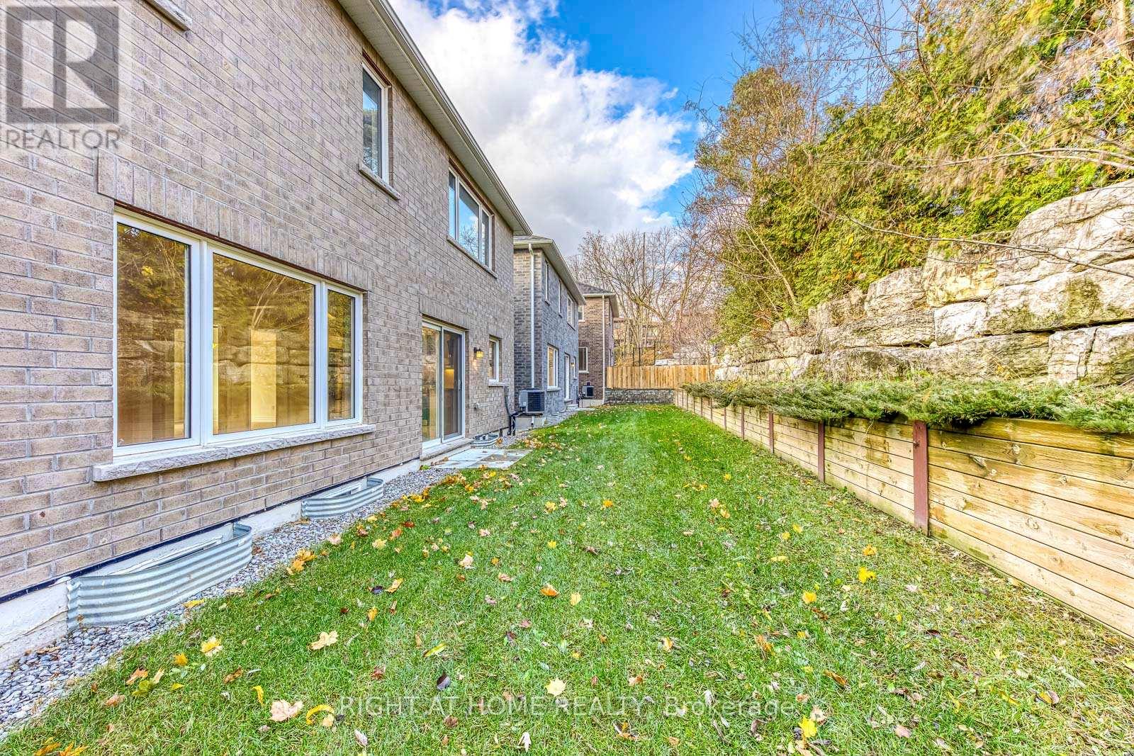 2577 Islington Avenue, Toronto, Ontario  M9V 4A2 - Photo 41 - W12581204