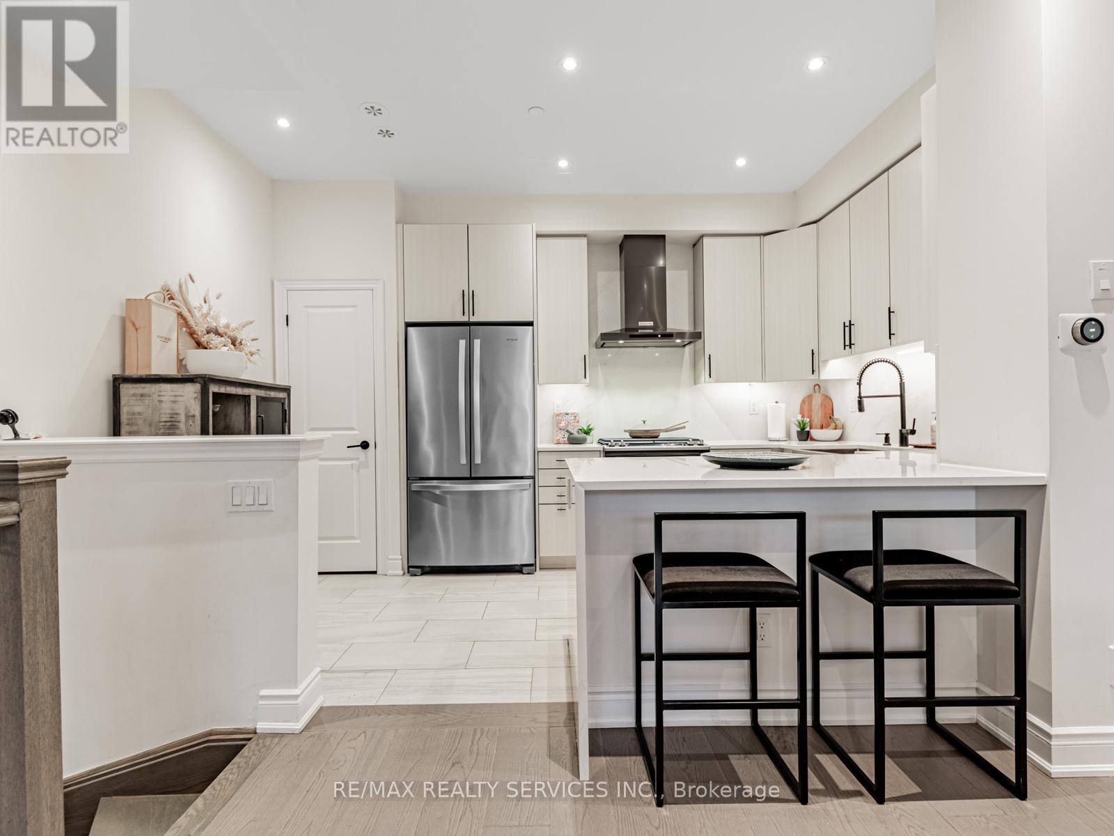 71 Elder Avenue, Toronto, Ontario  M8W 0B8 - Photo 12 - W12581218