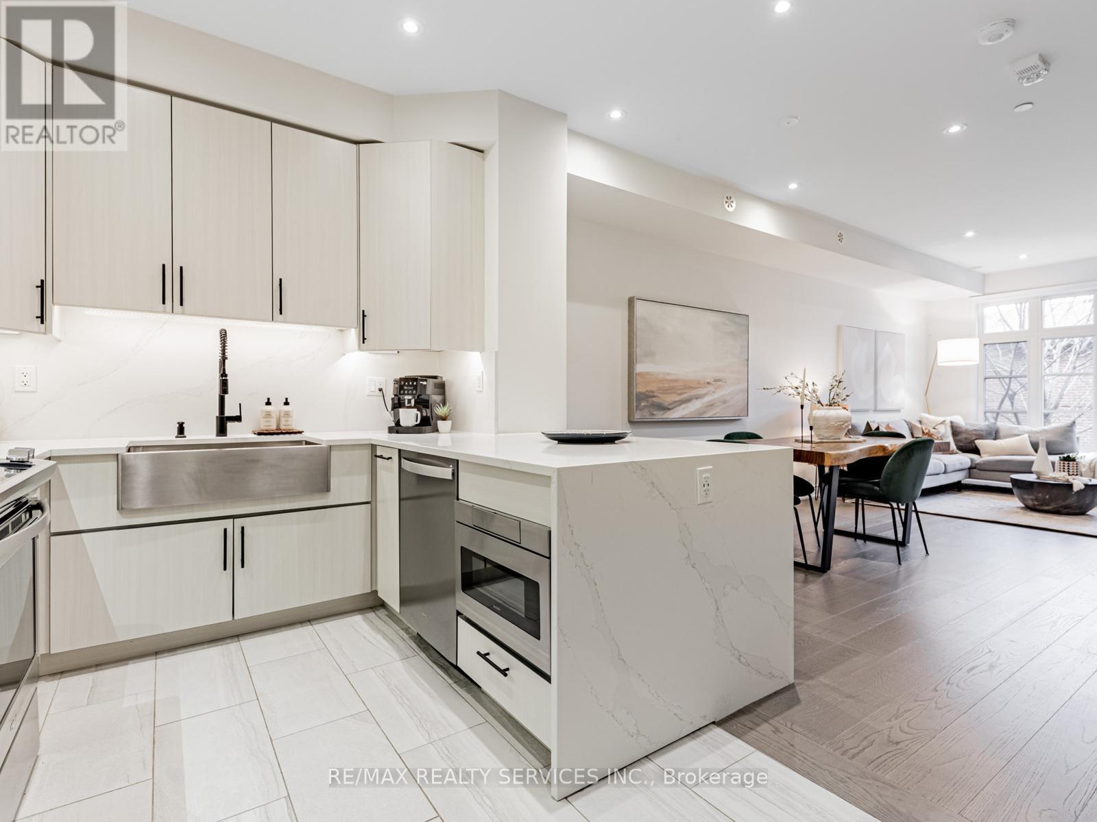 71 Elder Avenue, Toronto, Ontario  M8W 0B8 - Photo 14 - W12581218