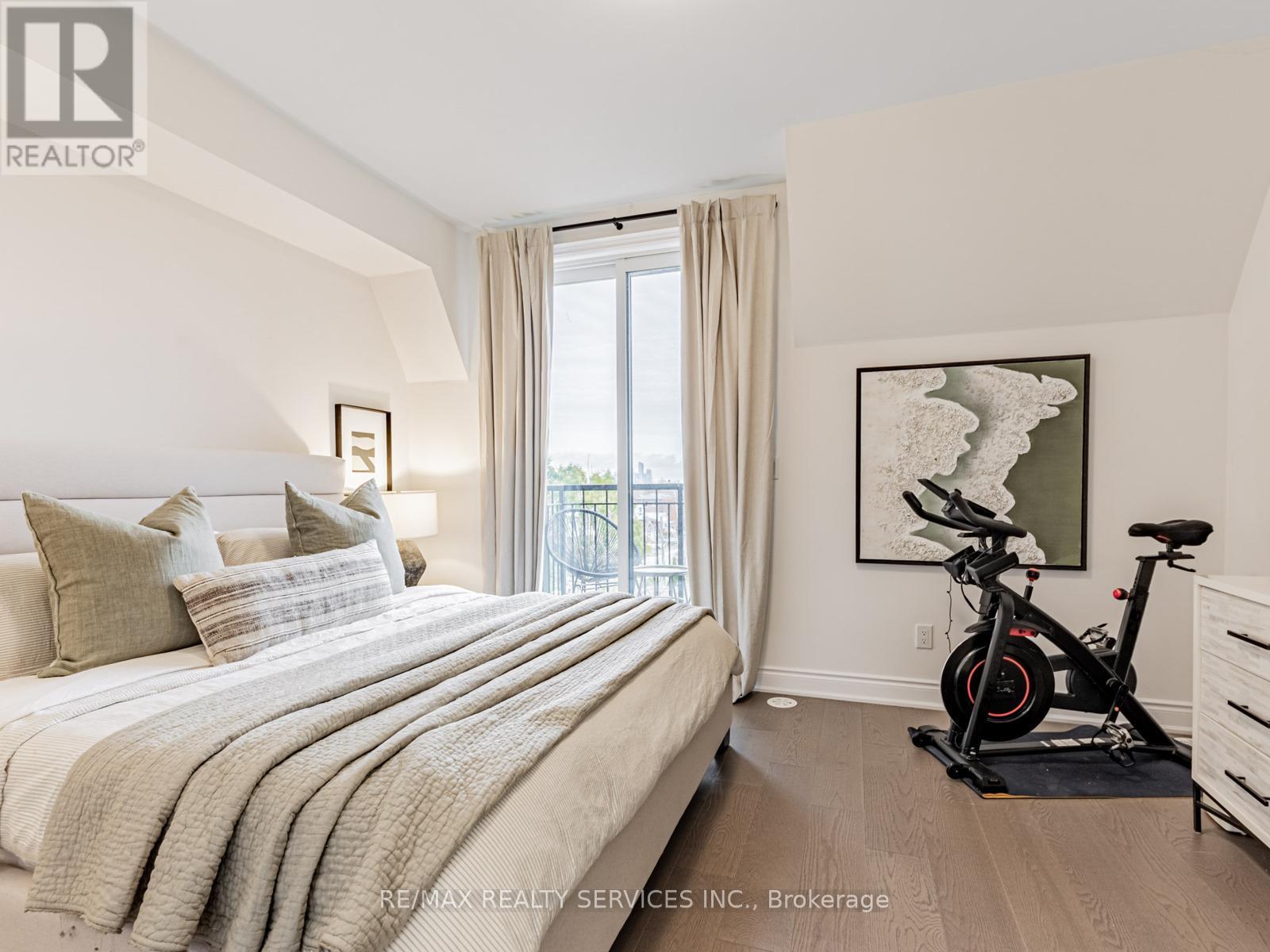 71 Elder Avenue, Toronto, Ontario  M8W 0B8 - Photo 16 - W12581218