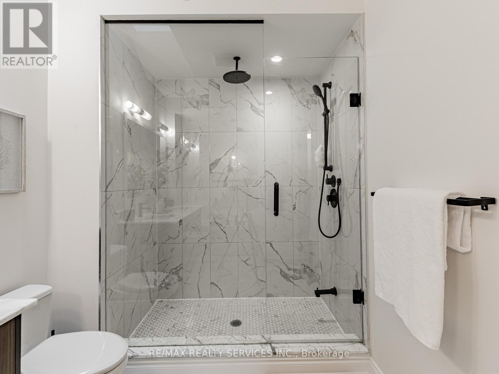 71 Elder Avenue, Toronto, Ontario  M8W 0B8 - Photo 22 - W12581218