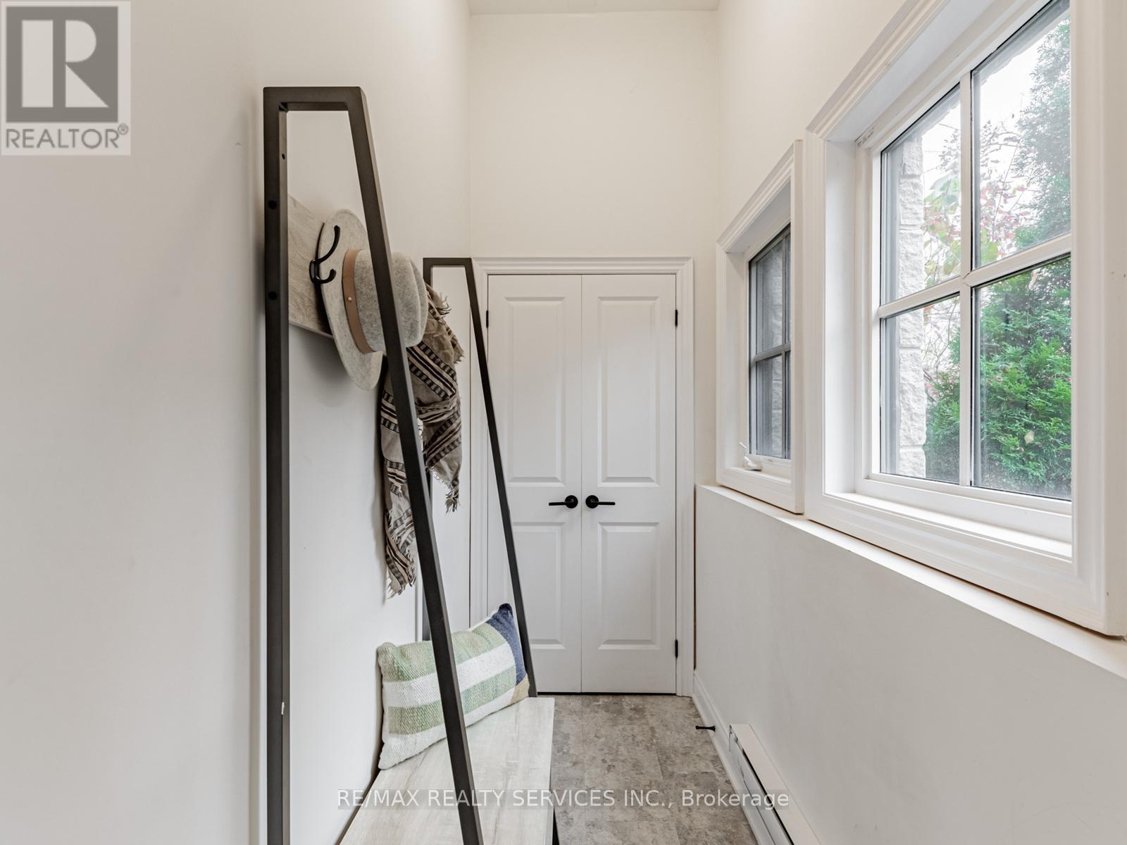 71 Elder Avenue, Toronto, Ontario  M8W 0B8 - Photo 4 - W12581218