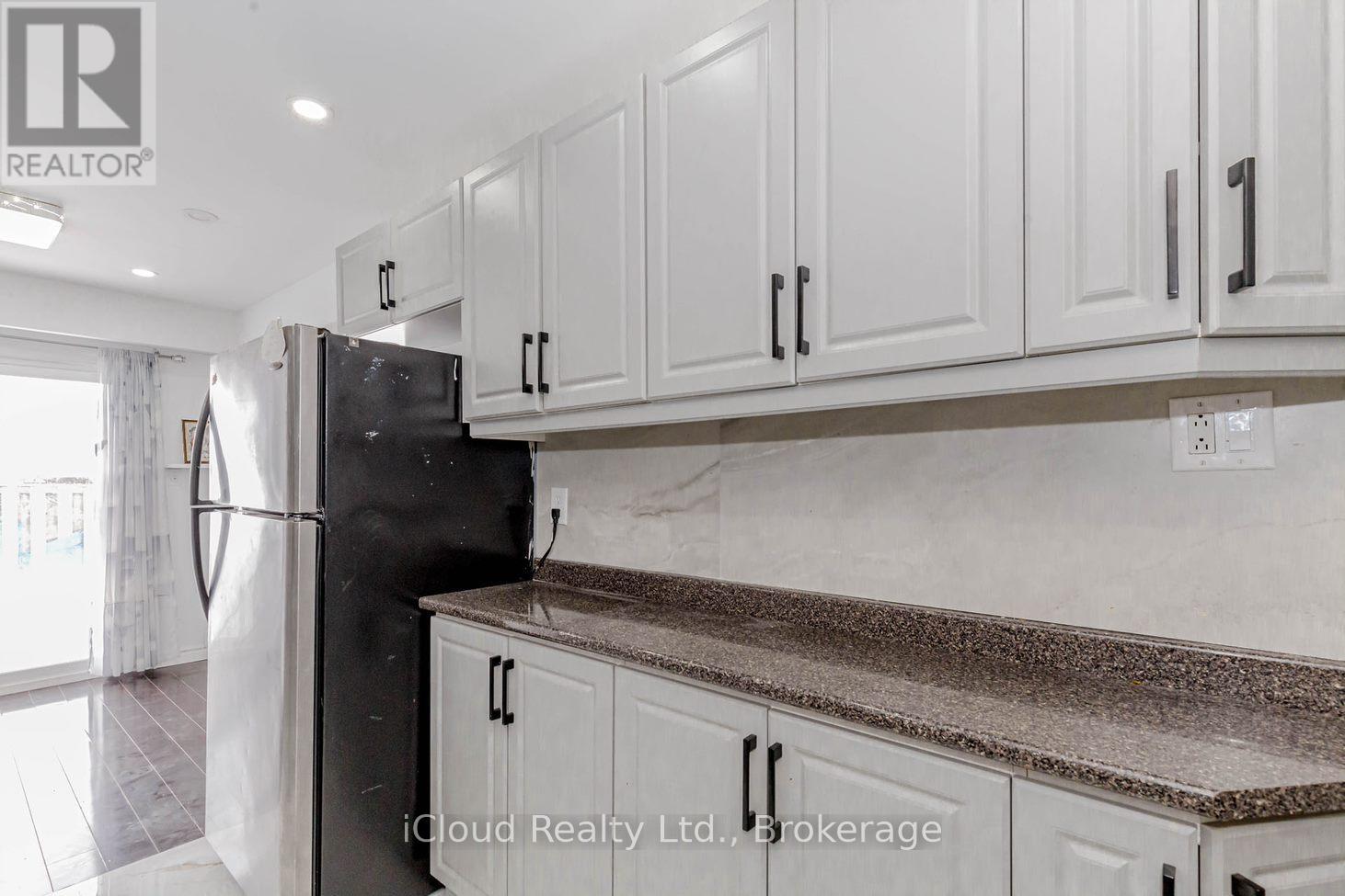 Unit 1 - 7406 Darcel Avenue E, Mississauga, Ontario  L4T 2X7 - Photo 13 - W12581244