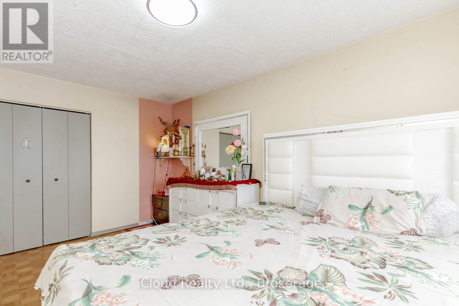 Unit 1 - 7406 Darcel Avenue E, Mississauga, Ontario  L4T 2X7 - Photo 18 - W12581244