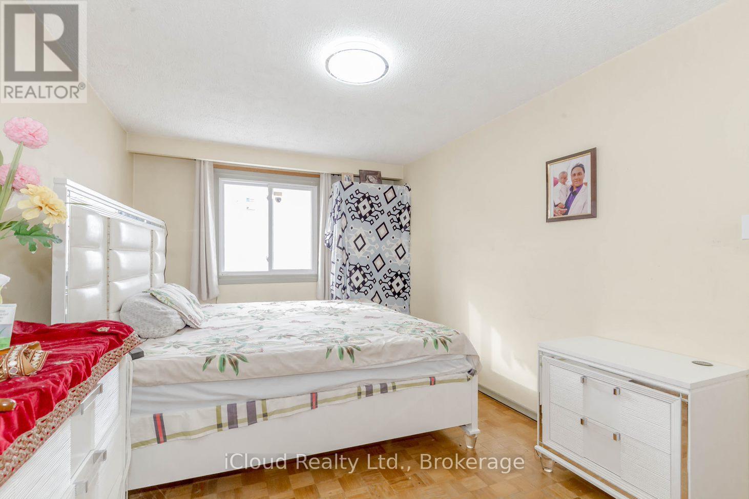 Unit 1 - 7406 Darcel Avenue E, Mississauga, Ontario  L4T 2X7 - Photo 19 - W12581244