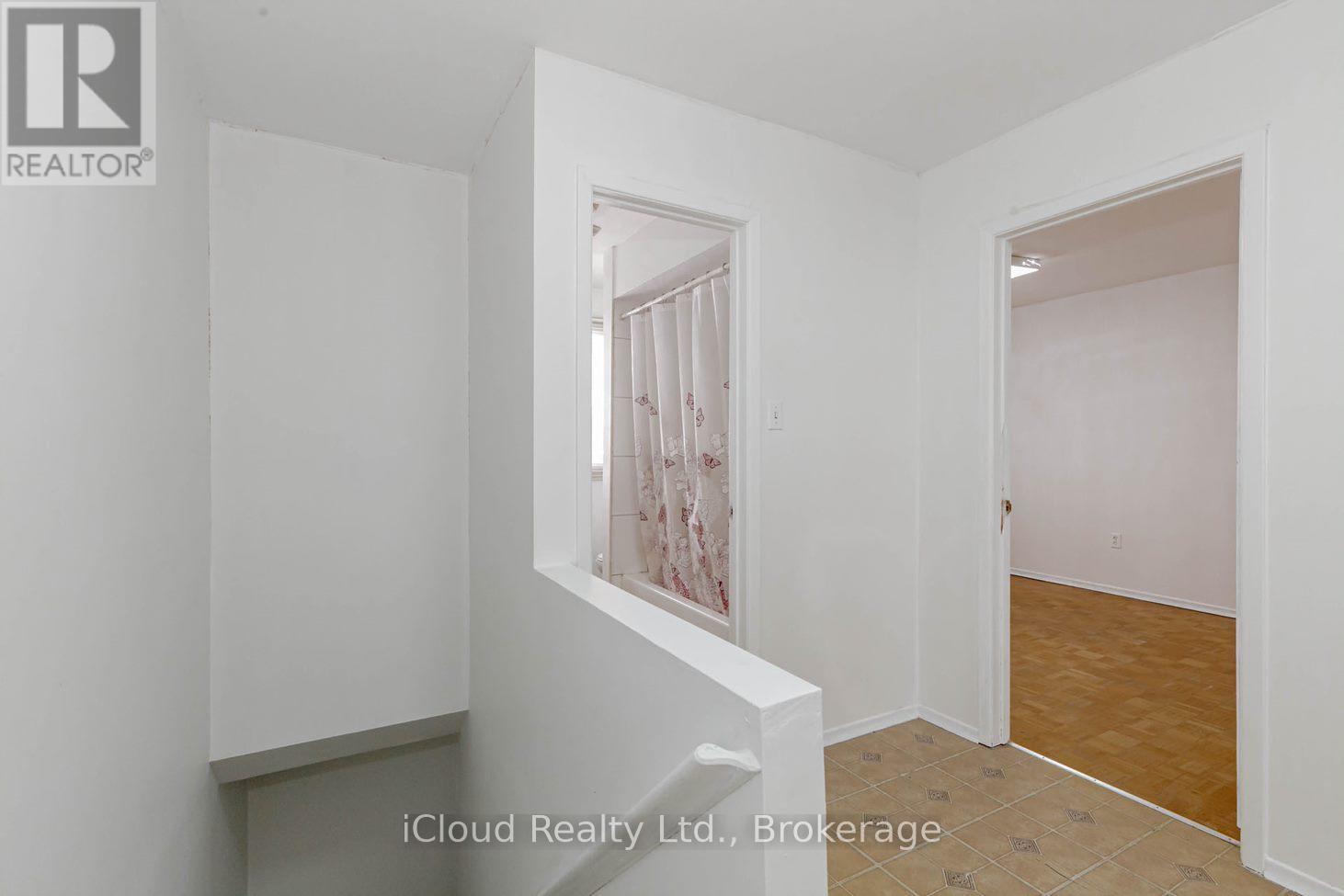 Unit 1 - 7406 Darcel Avenue E, Mississauga, Ontario  L4T 2X7 - Photo 23 - W12581244
