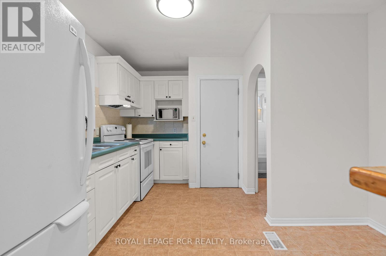 86 Bythia Street, Orangeville, Ontario L9W 2S6 - Photo 13 - W12581268