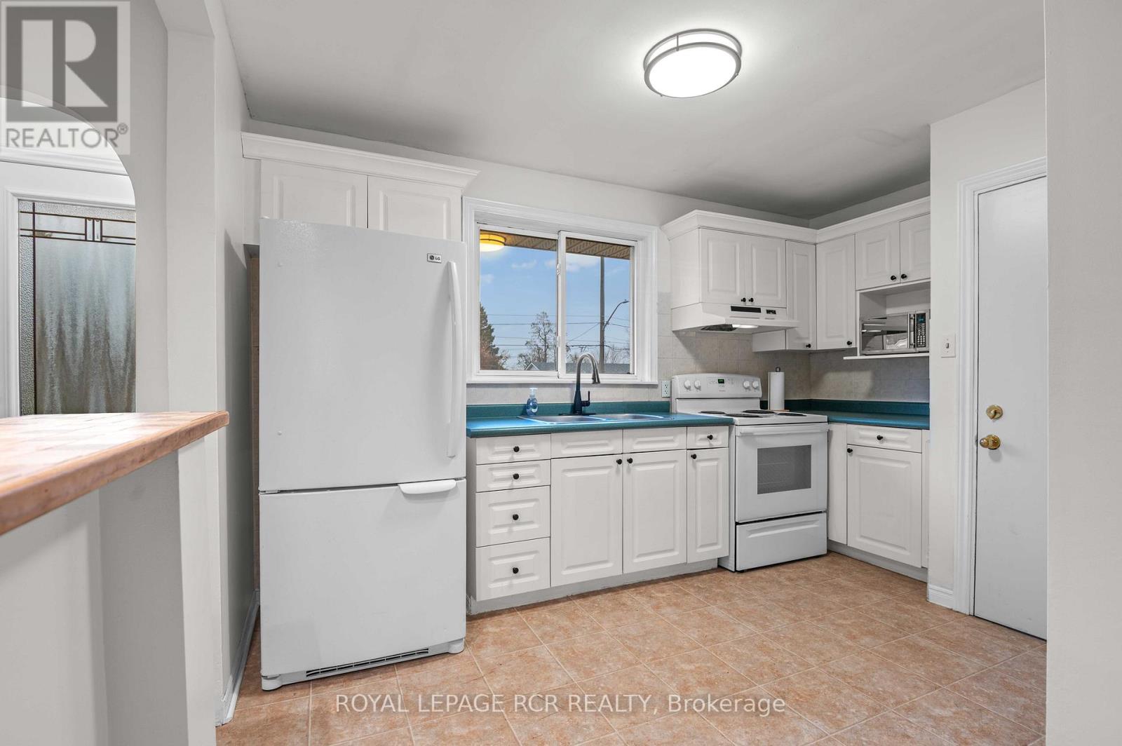 86 Bythia Street, Orangeville, Ontario L9W 2S6 - Photo 15 - W12581268