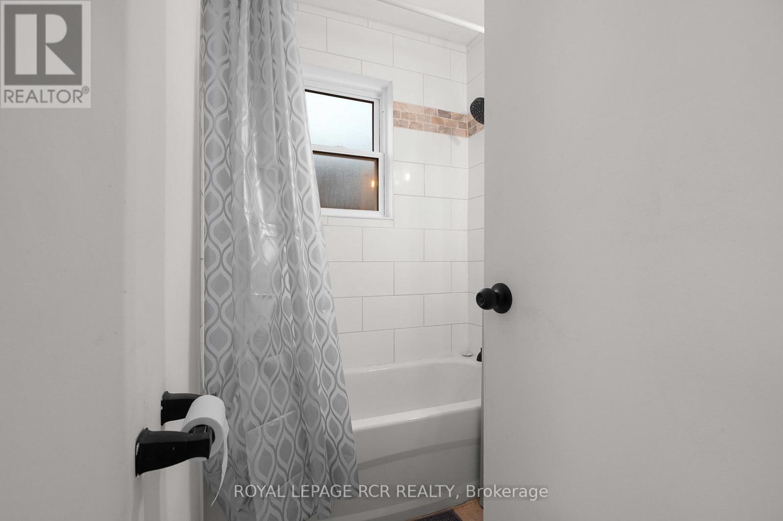 86 Bythia Street, Orangeville, Ontario L9W 2S6 - Photo 22 - W12581268