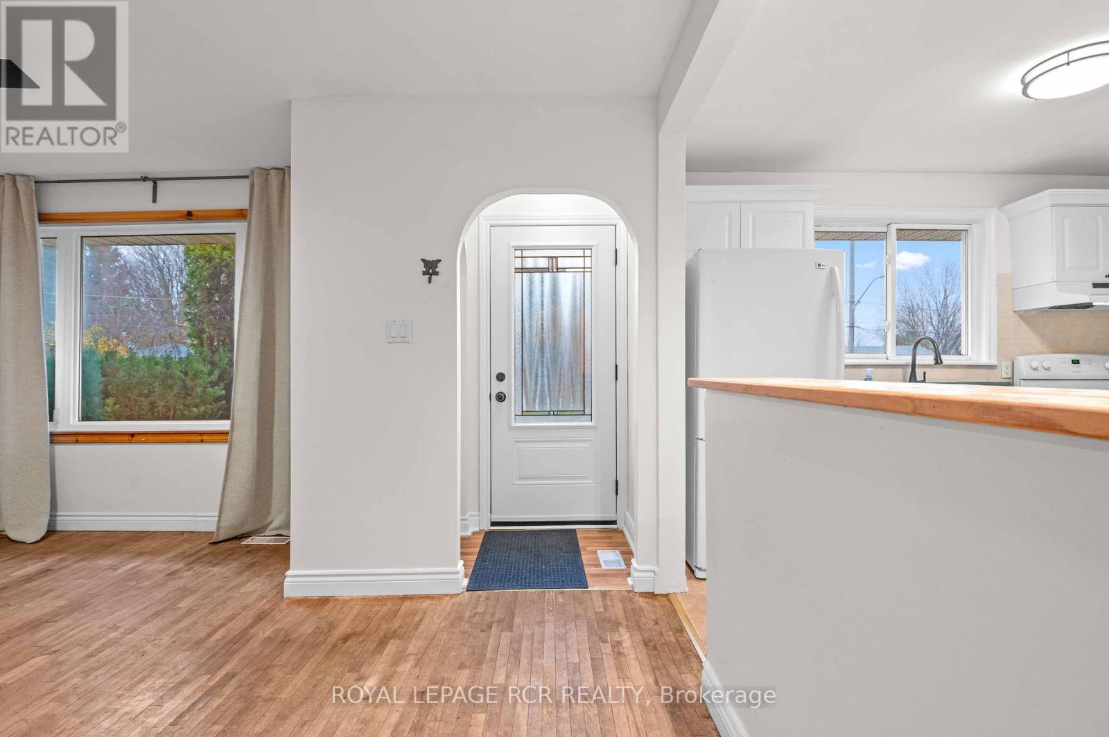 86 Bythia Street, Orangeville, Ontario L9W 2S6 - Photo 7 - W12581268