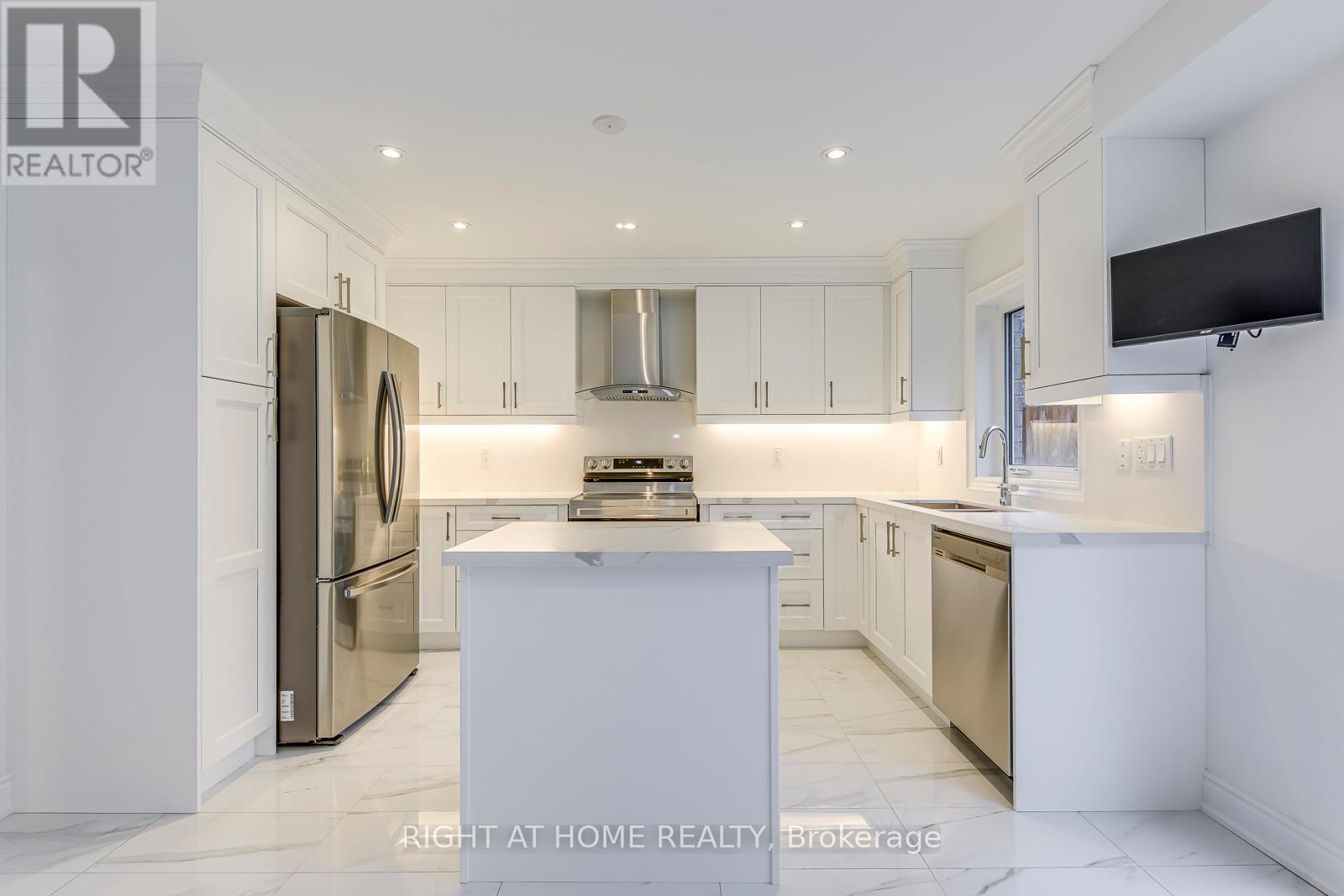 2579 Islington Avenue, Toronto, Ontario  M9V 4A2 - Photo 11 - W12581292