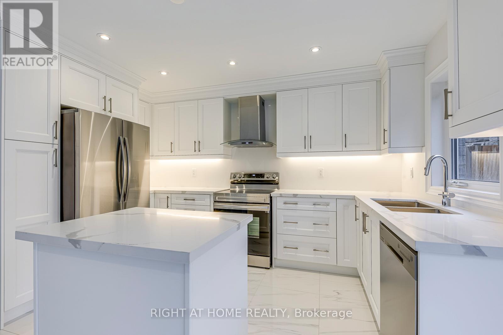 2579 Islington Avenue, Toronto, Ontario  M9V 4A2 - Photo 12 - W12581292