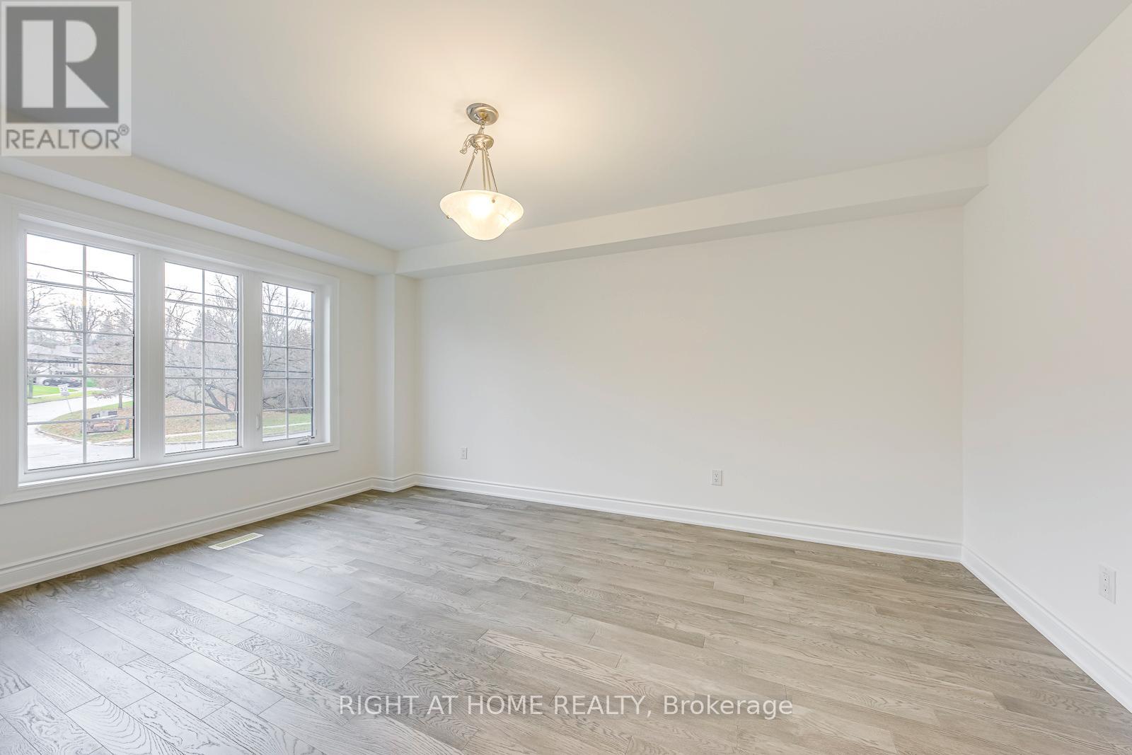 2579 Islington Avenue, Toronto, Ontario  M9V 4A2 - Photo 16 - W12581292