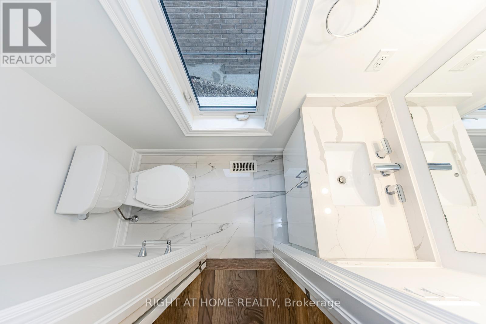 2579 Islington Avenue, Toronto, Ontario  M9V 4A2 - Photo 20 - W12581292