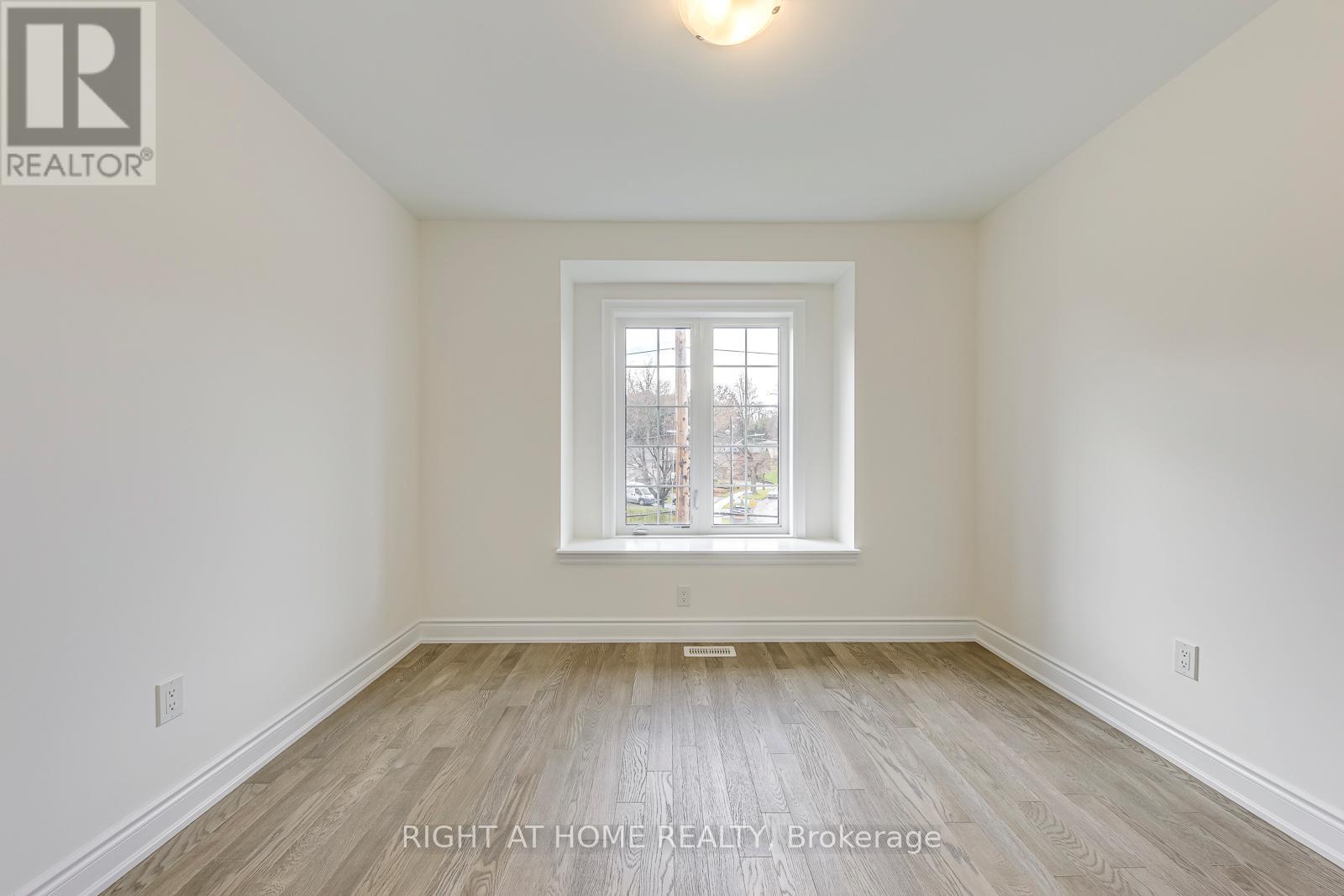 2579 Islington Avenue, Toronto, Ontario  M9V 4A2 - Photo 29 - W12581292