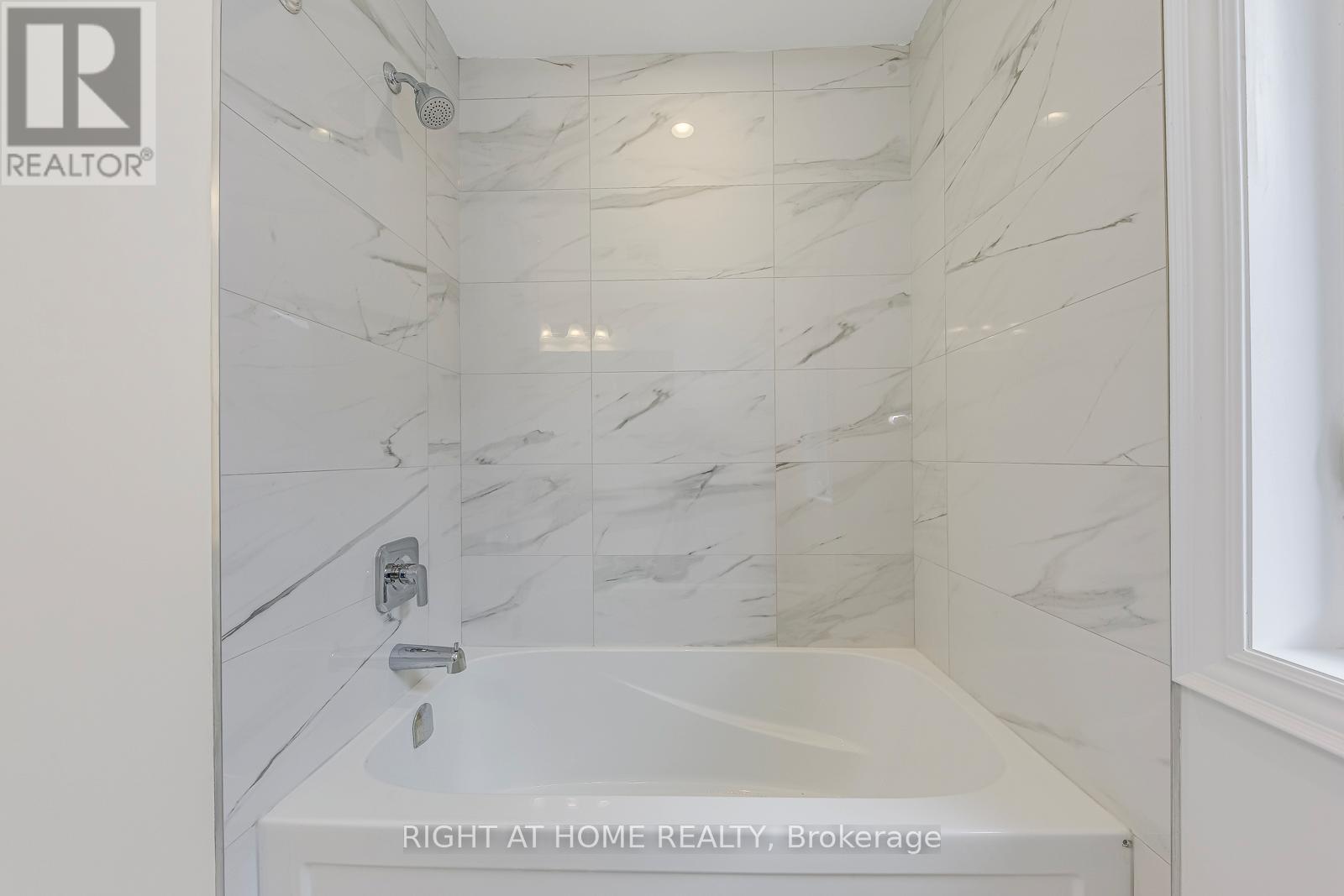 2579 Islington Avenue, Toronto, Ontario  M9V 4A2 - Photo 34 - W12581292