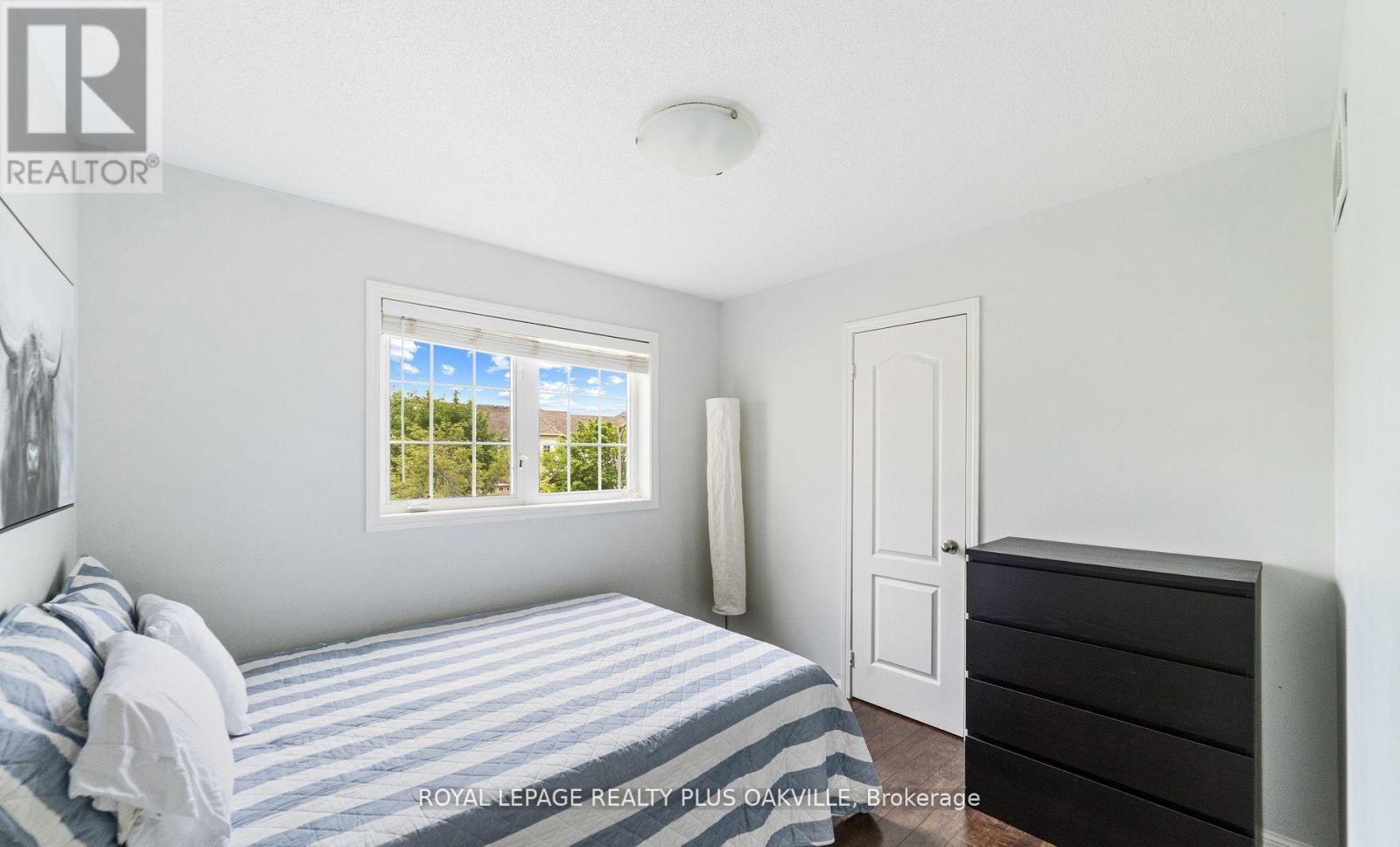 2185 Baronwood Drive, Oakville, Ontario  L6M 4S4 - Photo 13 - W12581298