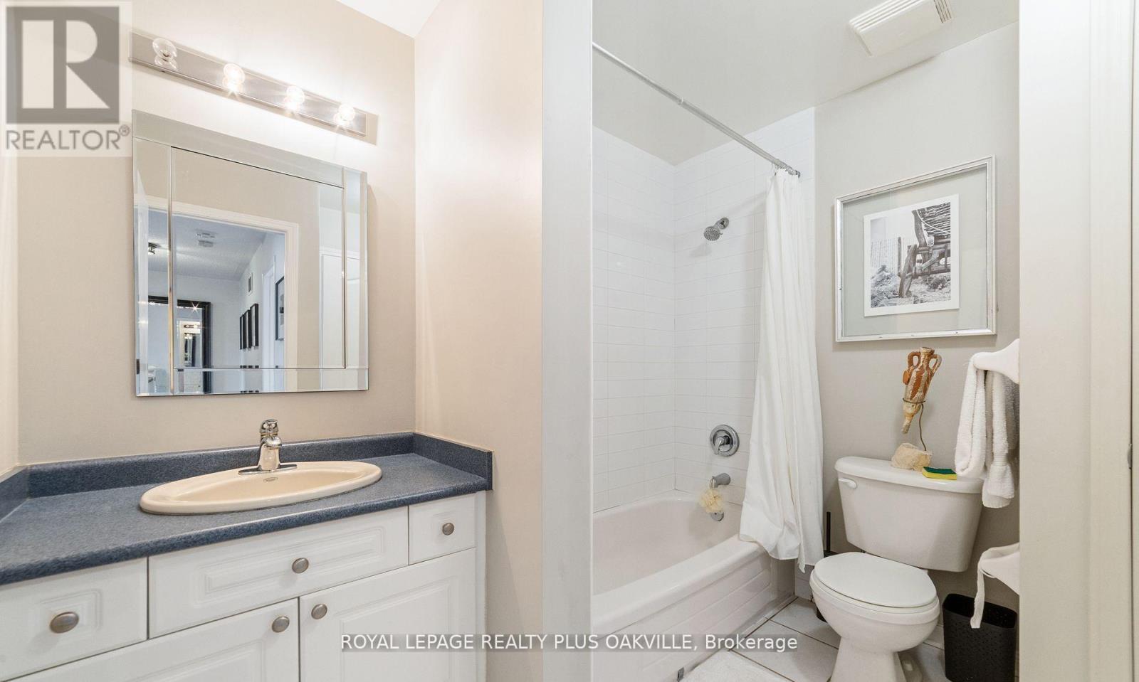 2185 Baronwood Drive, Oakville, Ontario  L6M 4S4 - Photo 18 - W12581298